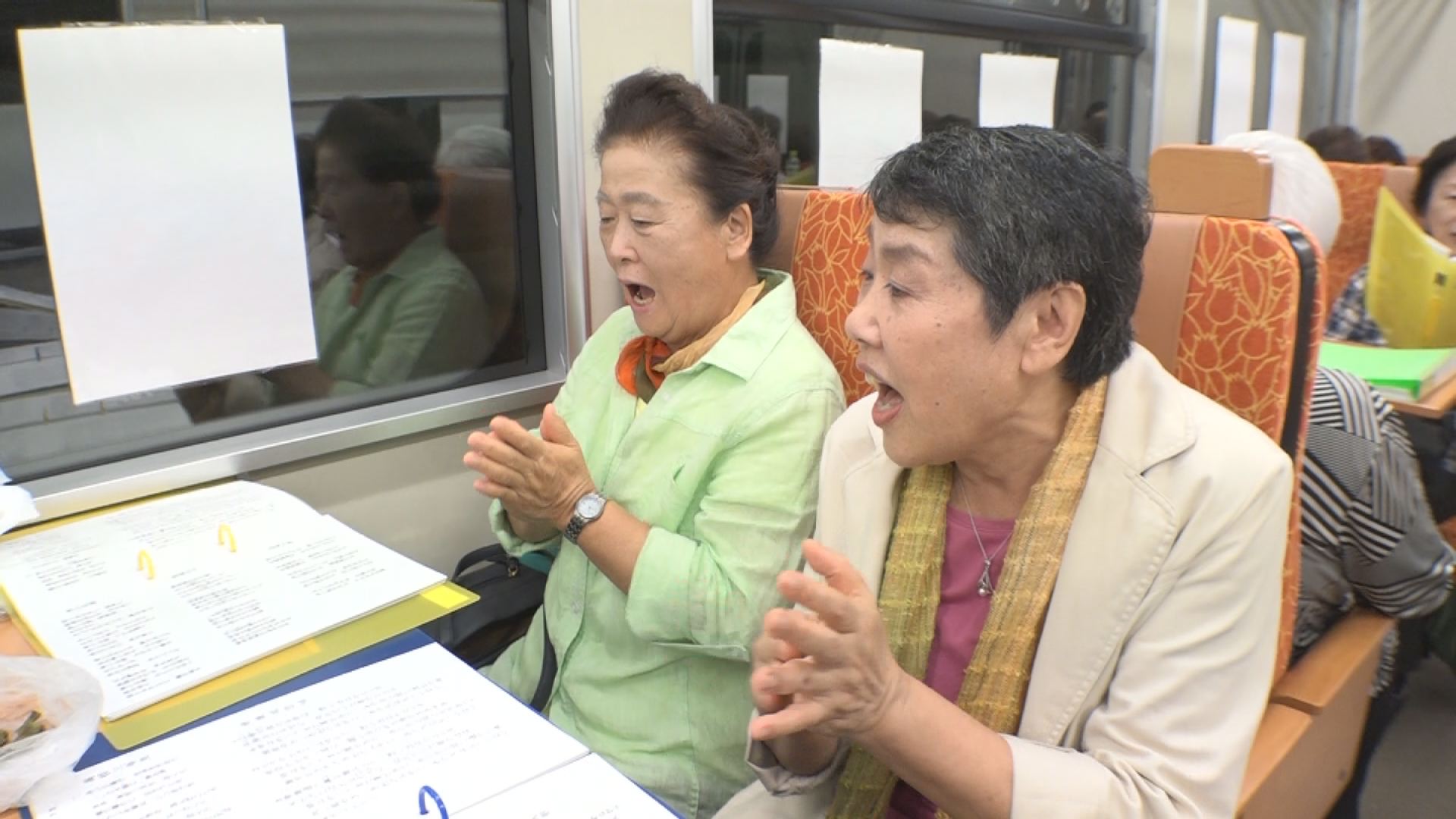 列車貸切　景色を見ながら合唱 ♪