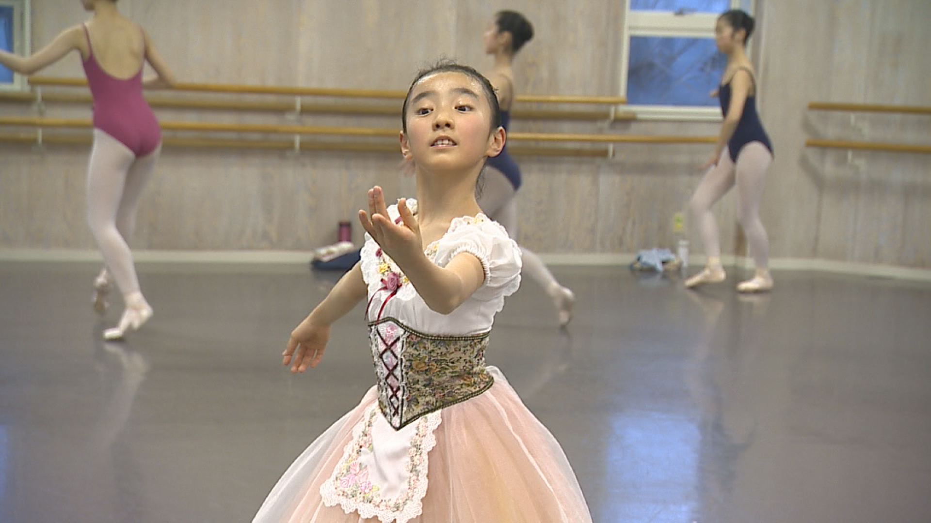 附属小５年横尾さん バレエの国際大会に挑戦