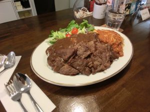 逃げたら恥だし腹が減る 恋味ワンプレート