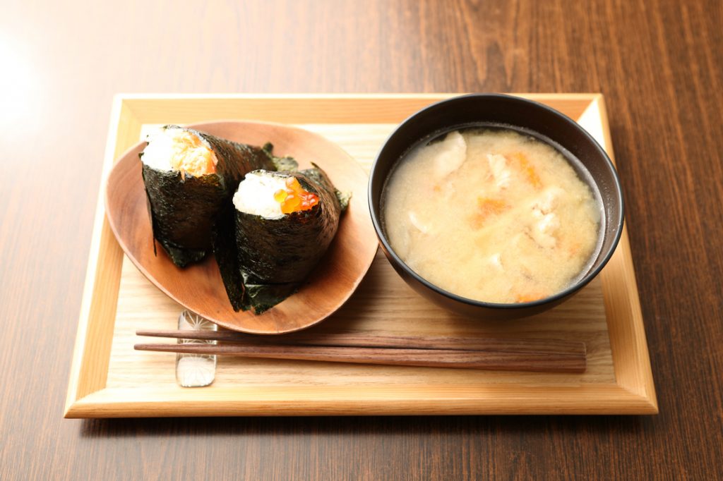 おむすび2個定食