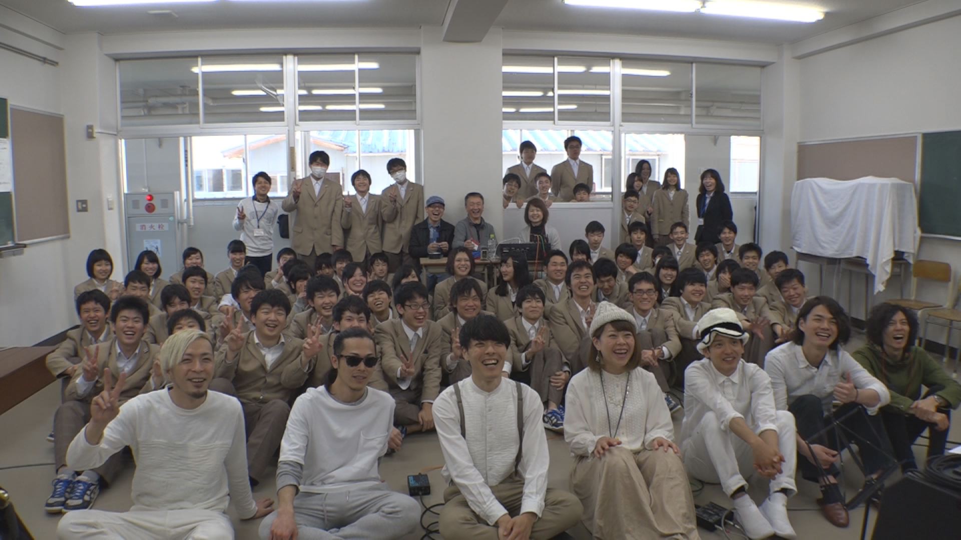 上総軽音部がプロバンドと交流！学校でライブ♪