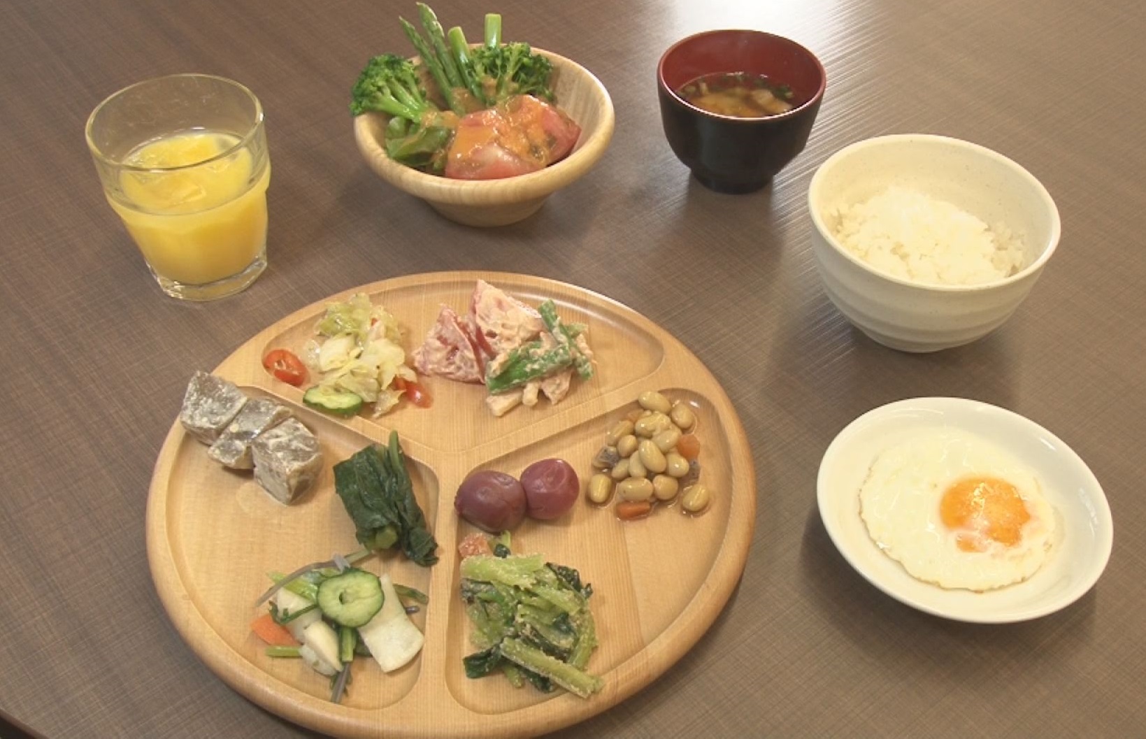 地野菜たっぷり！ワンコイン朝食ビュッフェ