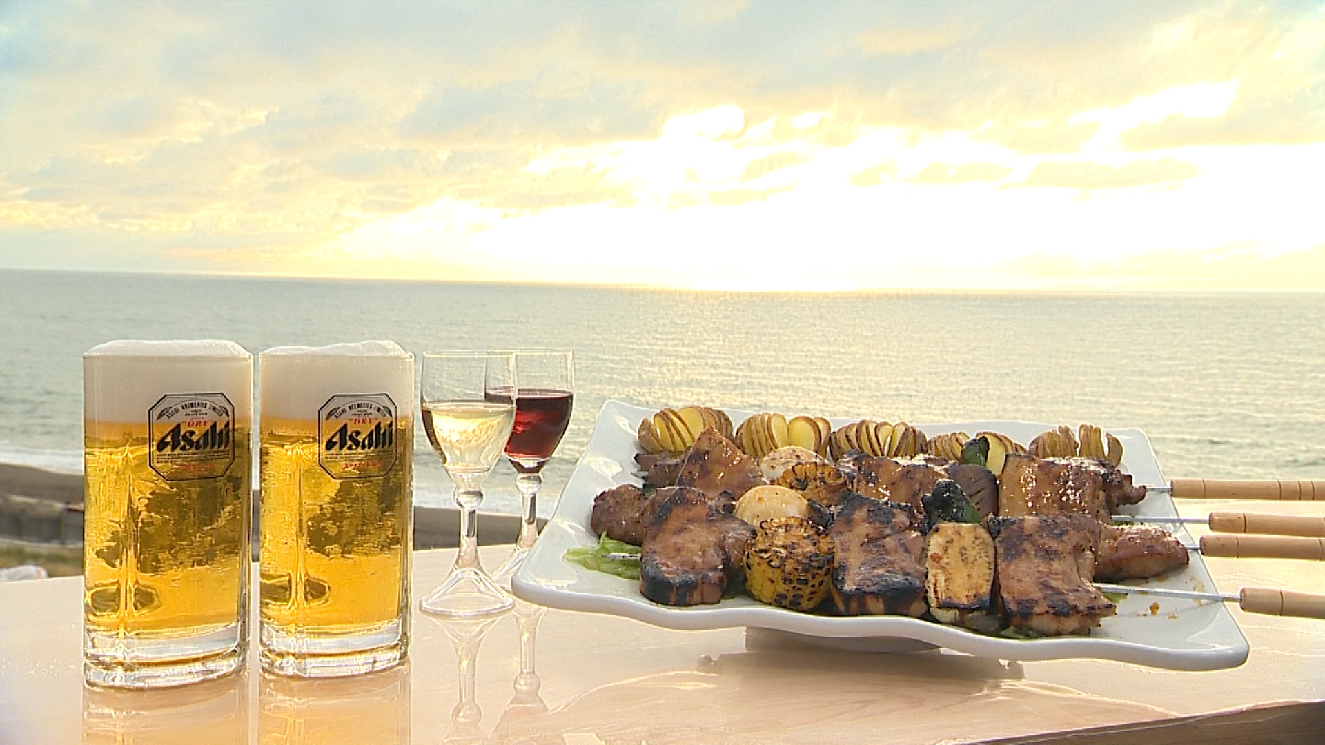 上越初オーシャンフロントビアガーデン 夕日を眺めながら乾杯！