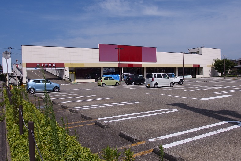 上越初上陸「お宝中古市場」  9月末オープン予定！