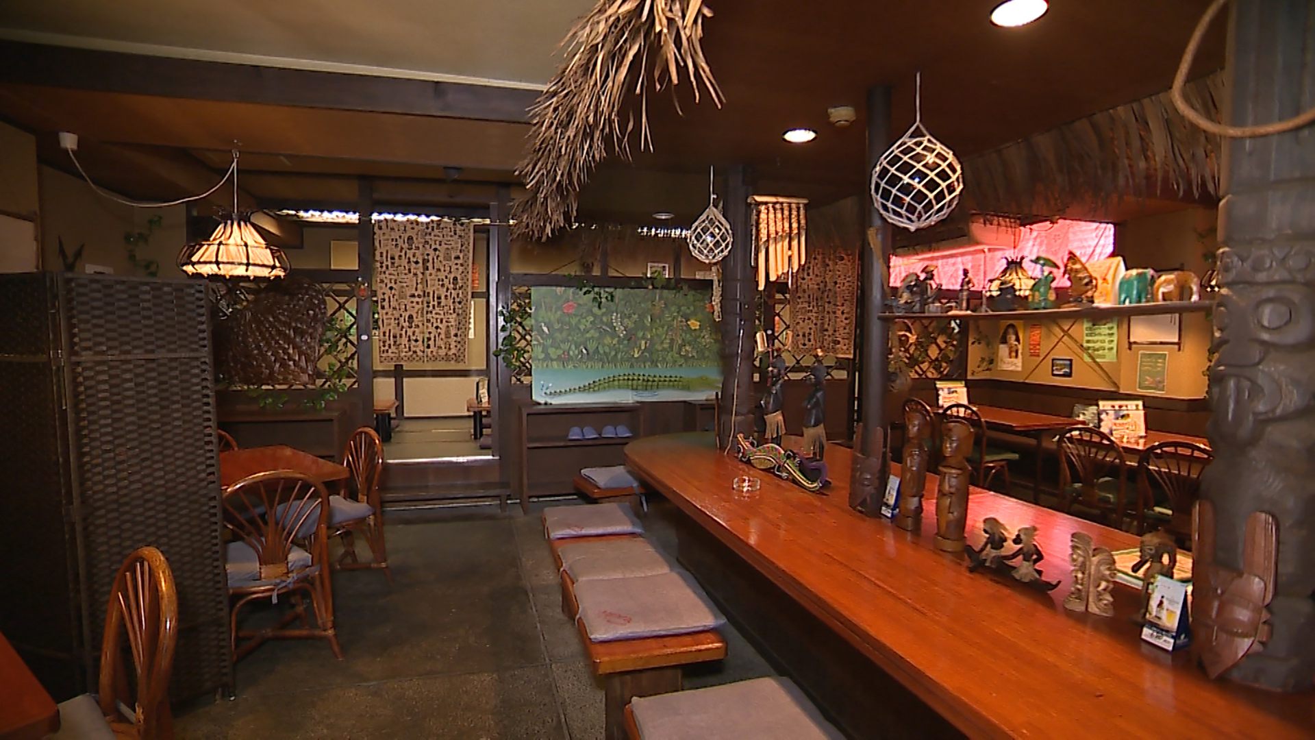 とんが村（店内）