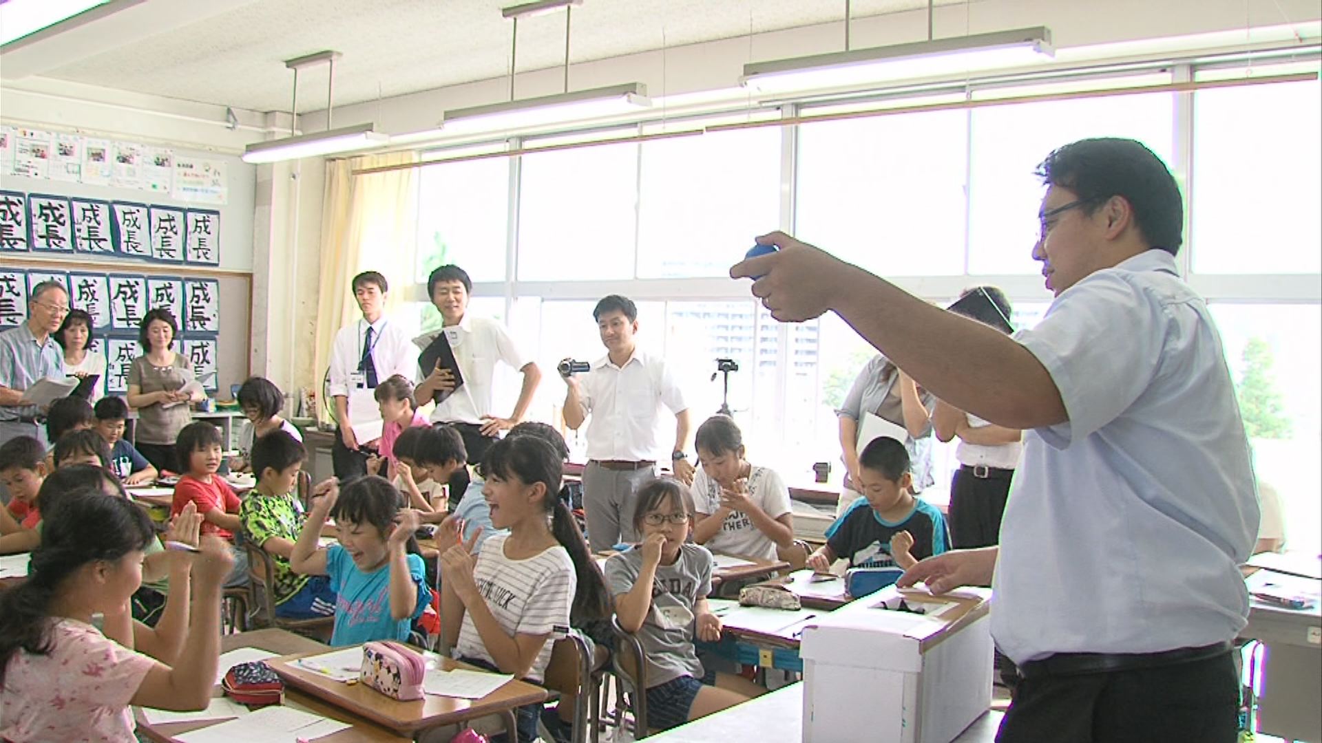 算数に夢中！ 直江津南小が参考書出版