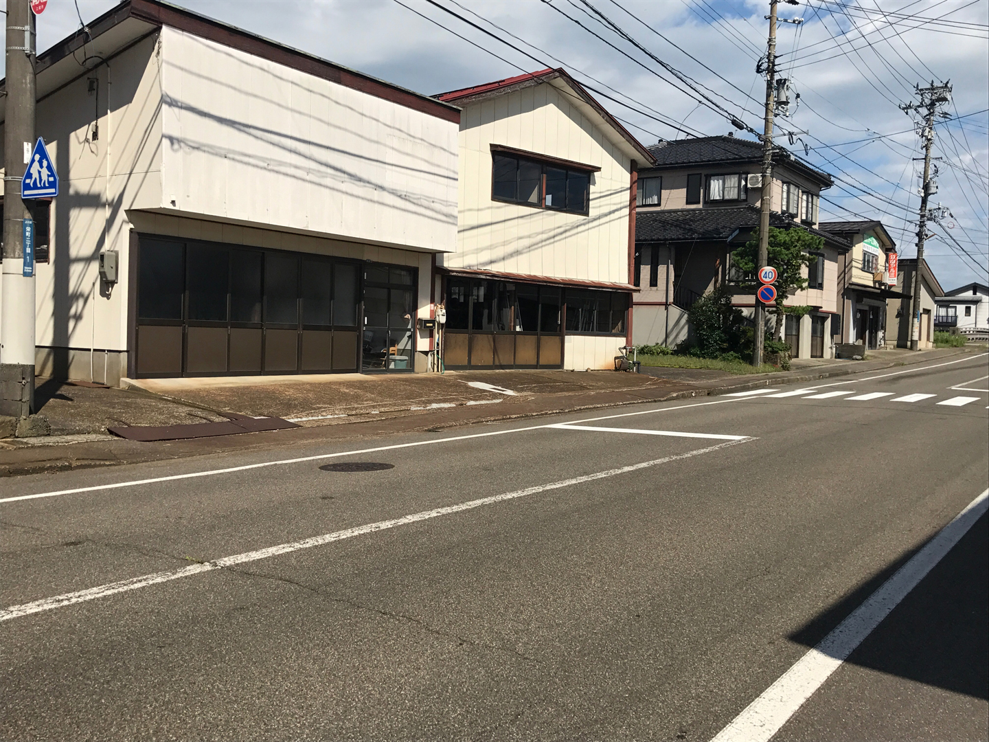 栄町2丁目の市道  軽自動車にはねられ30歳男性死亡
