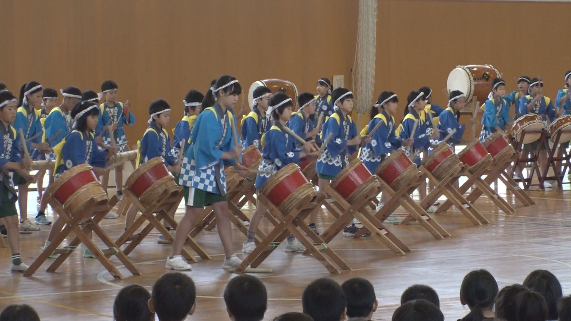 “金谷山太鼓” 5年生が最後のバチさばき披露♪