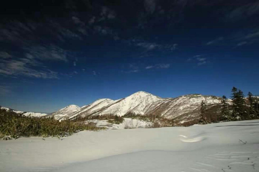 冬の足音・・・高谷池ヒュッテ40cmの積雪