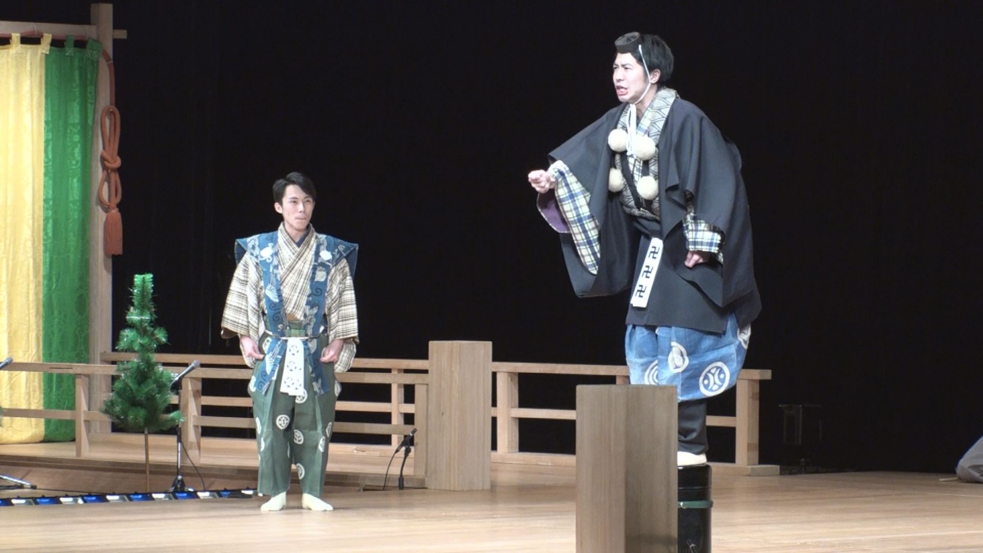 能と狂言を鑑賞・体験 中学生が伝統芸能にふれる
