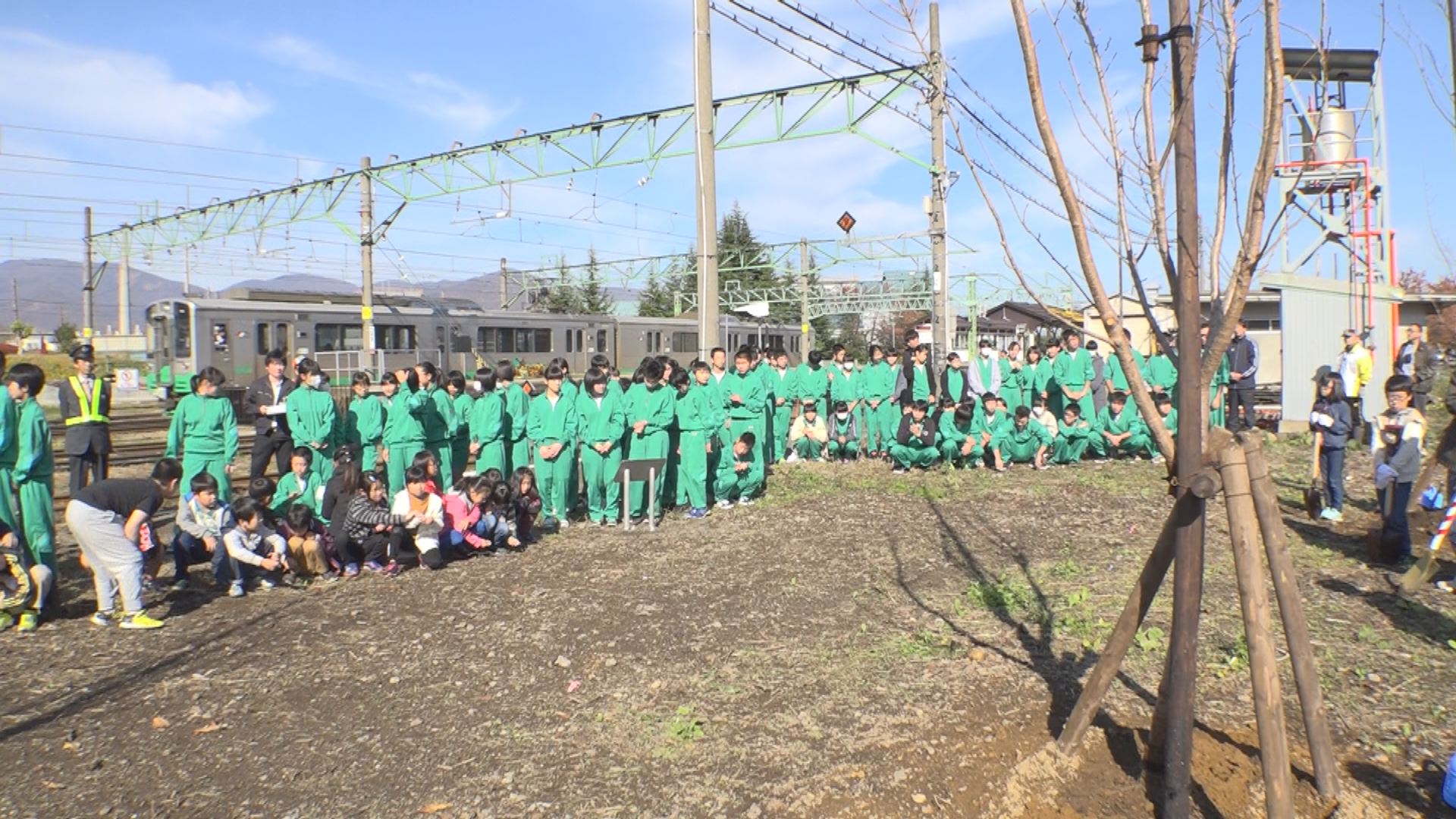 171110_二本木駅に植樹