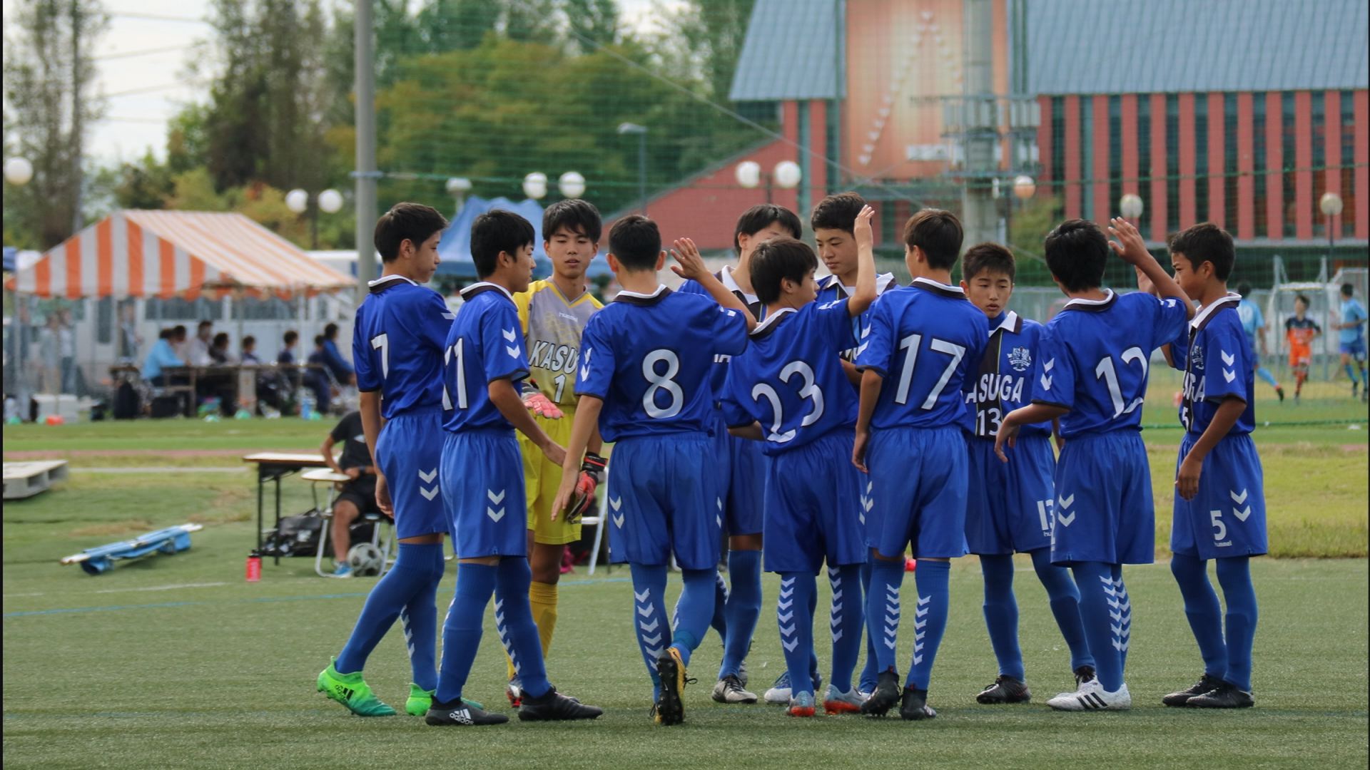 171107_春日サッカーＣ，上越高と連携 (3)