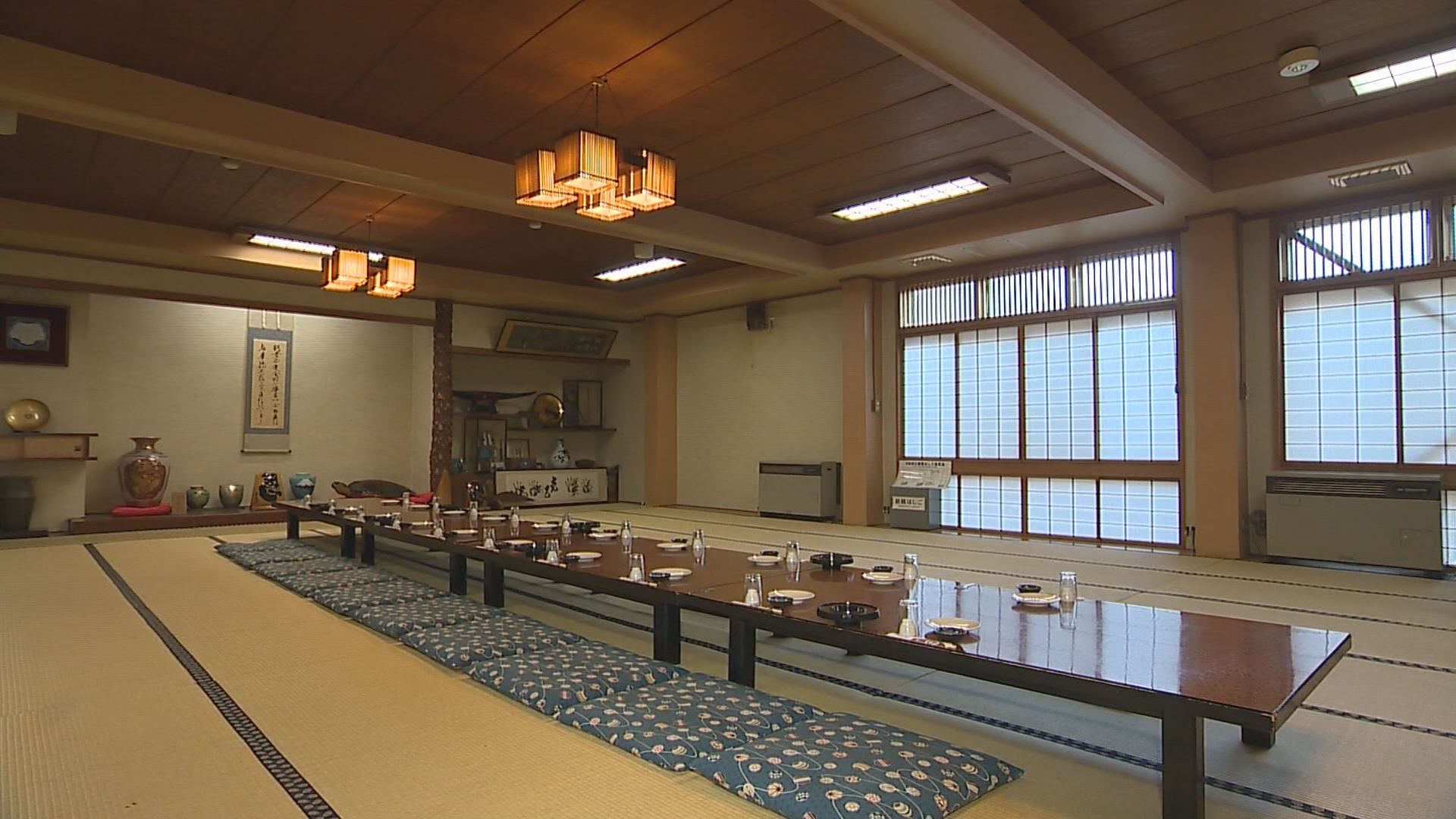 鳥まん　店内