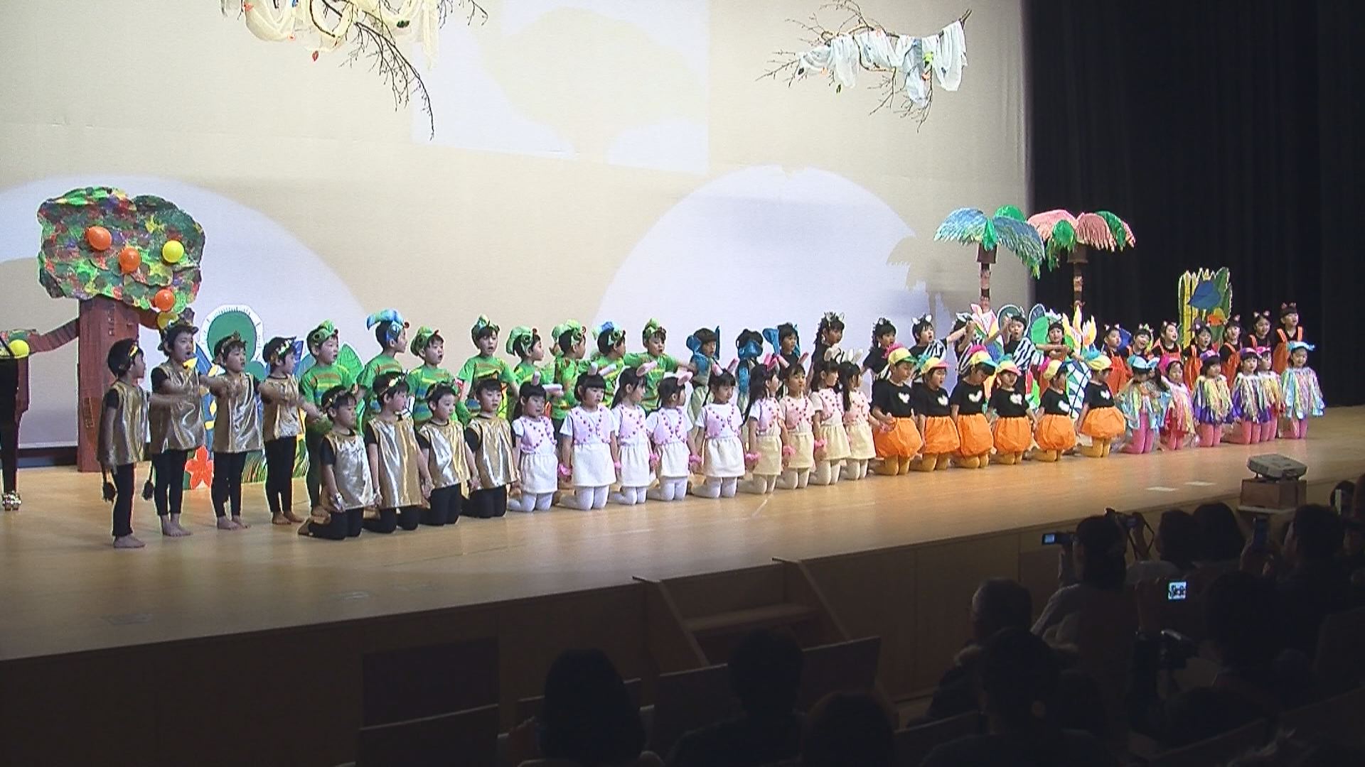 みんなキラキラ！　いずみ幼稚園児がミュージカル