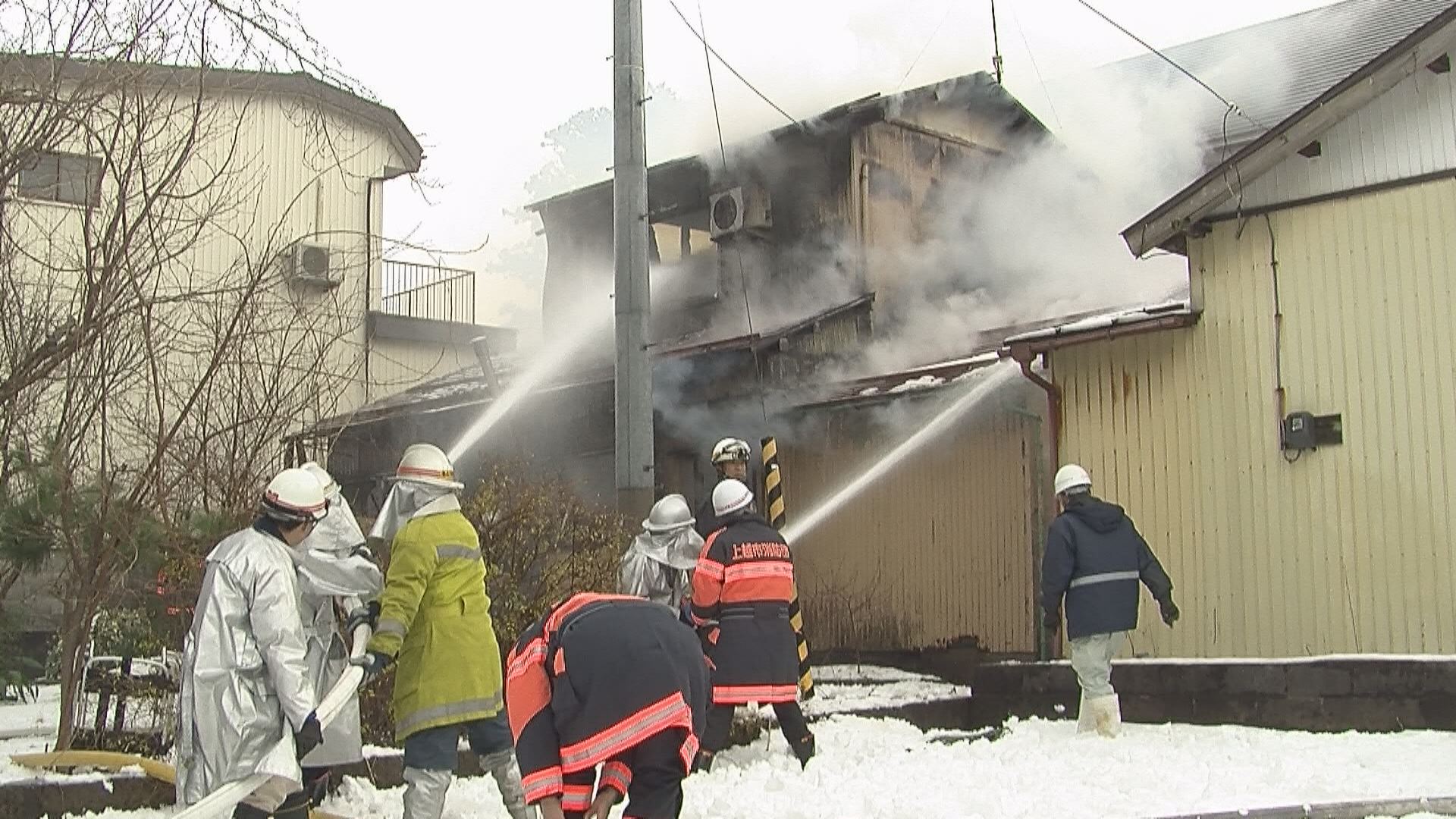 南城町2の住宅火災 焼死体は70歳の住人男性