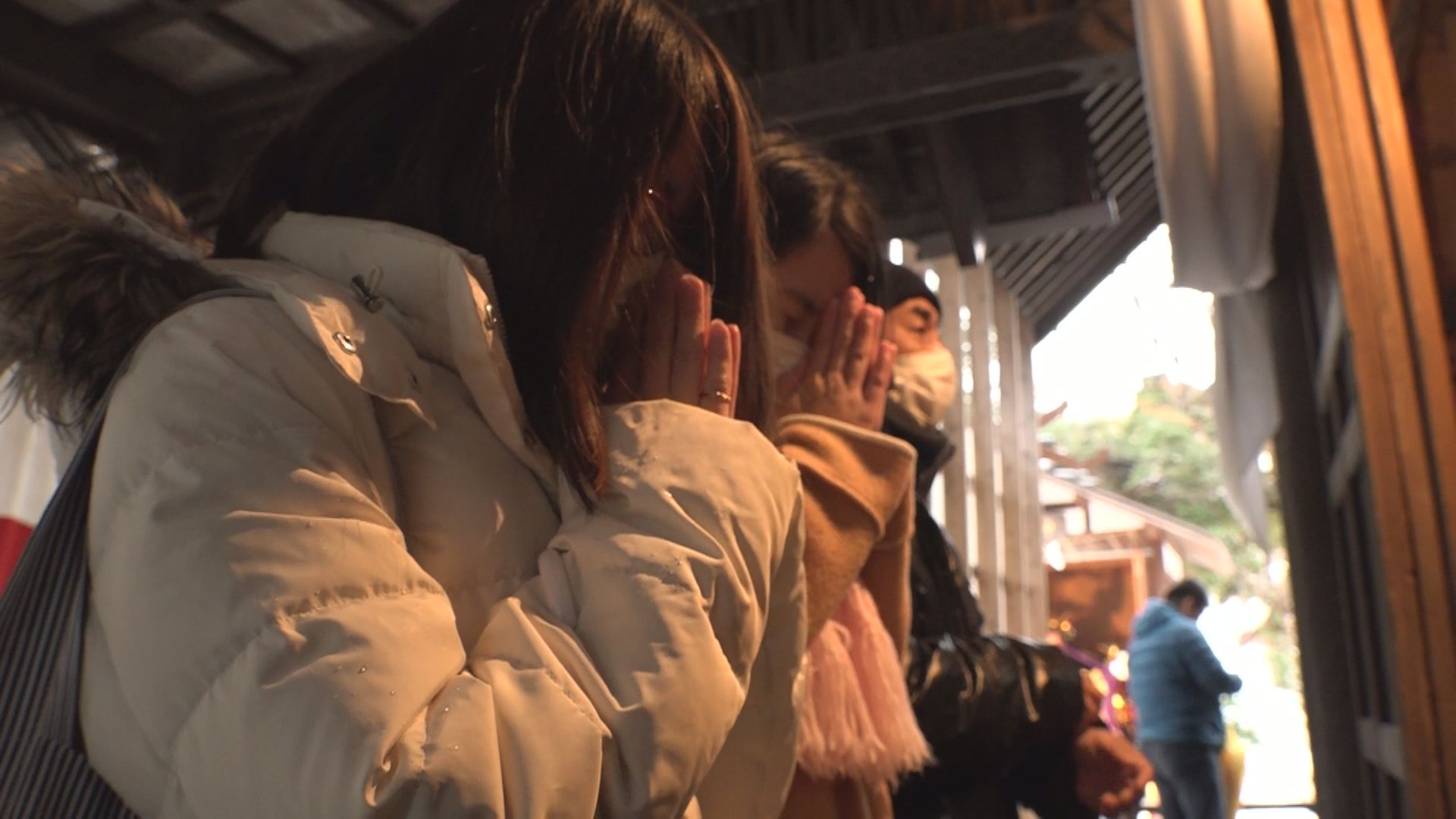春日山神社の初詣　新しい年に願いこめて
