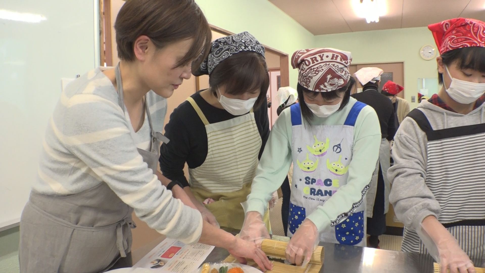 柿崎自慢の食材で恵方巻作り！親子で挑戦