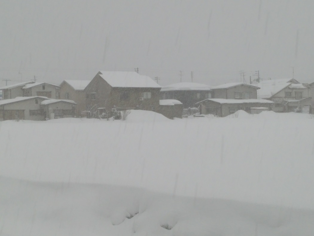 13日にかけて大雪 あす朝までに平野部で積雪25㎝