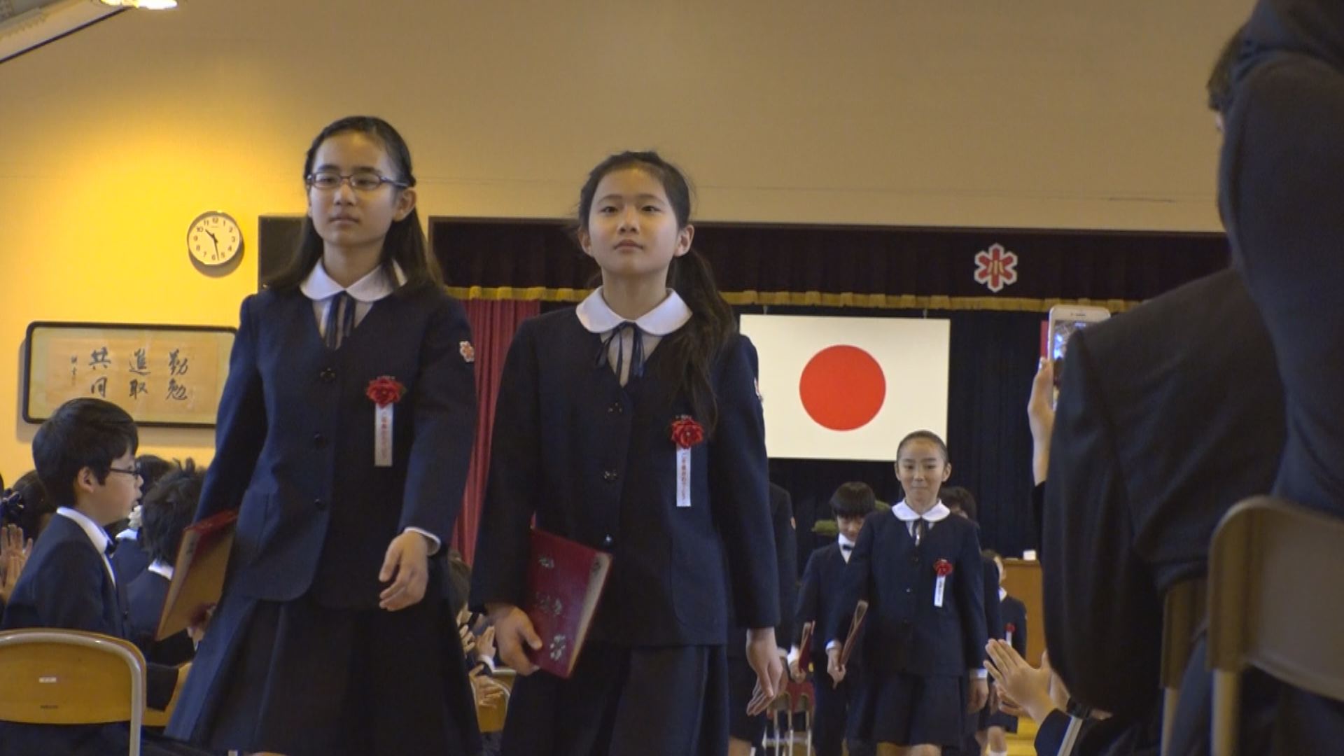 上越教育大学附属小学校で卒業式