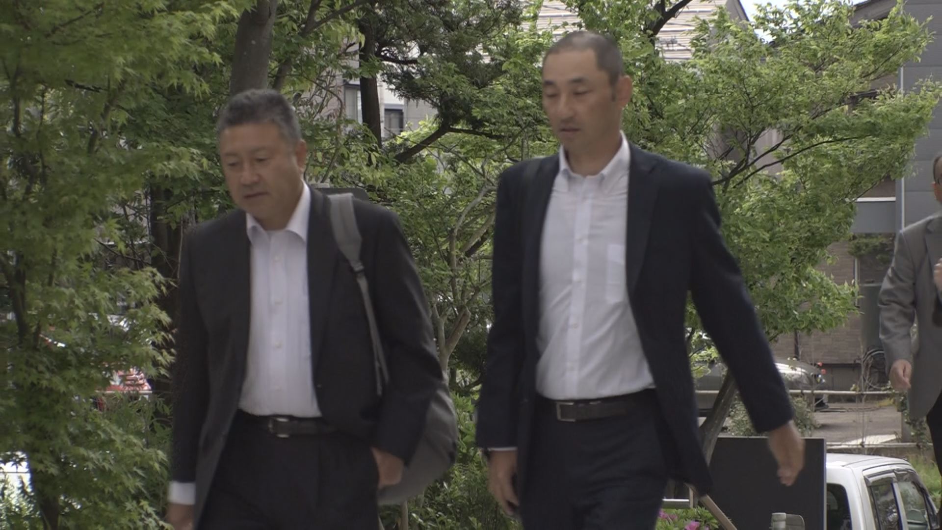 きょうからクールビズも 冷え込み厳しく