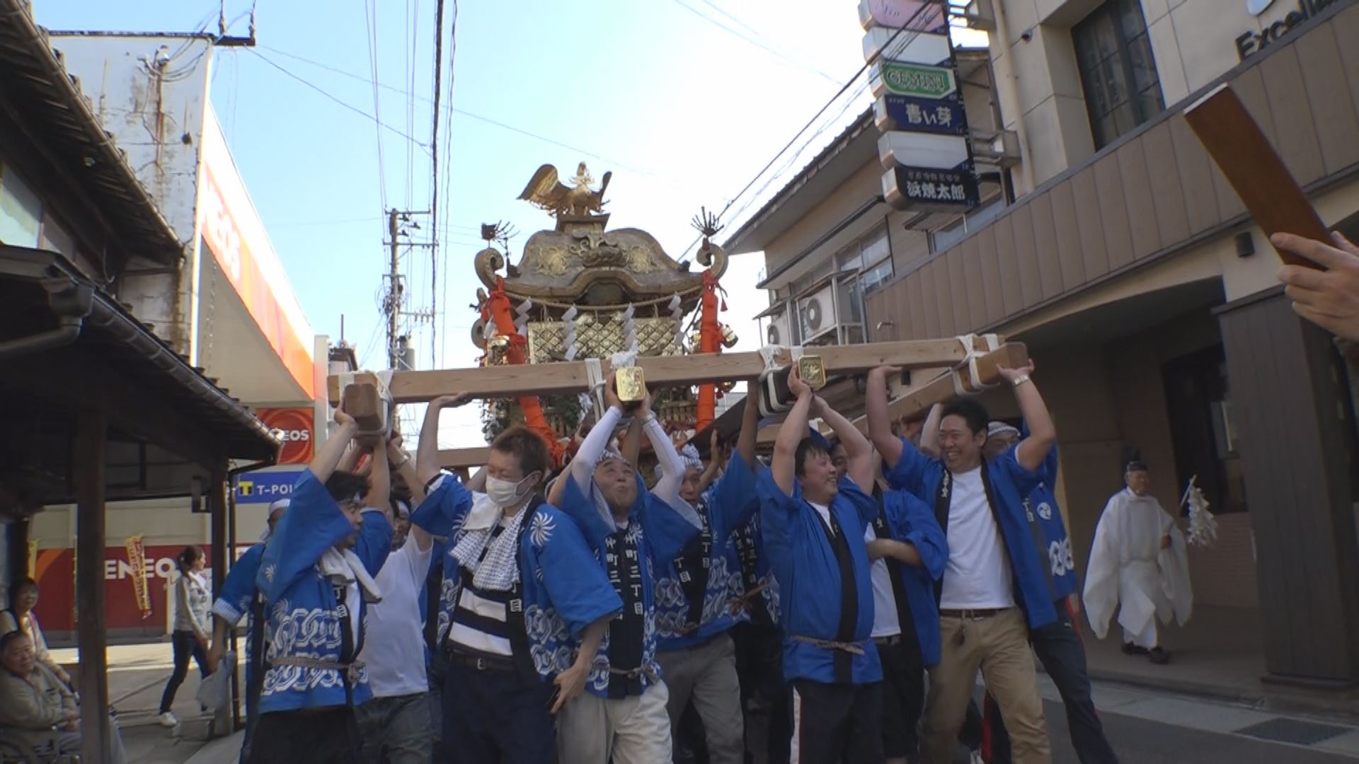 日枝神社例大祭 仲町3に助っ人！20年ぶりに神輿担ぐ