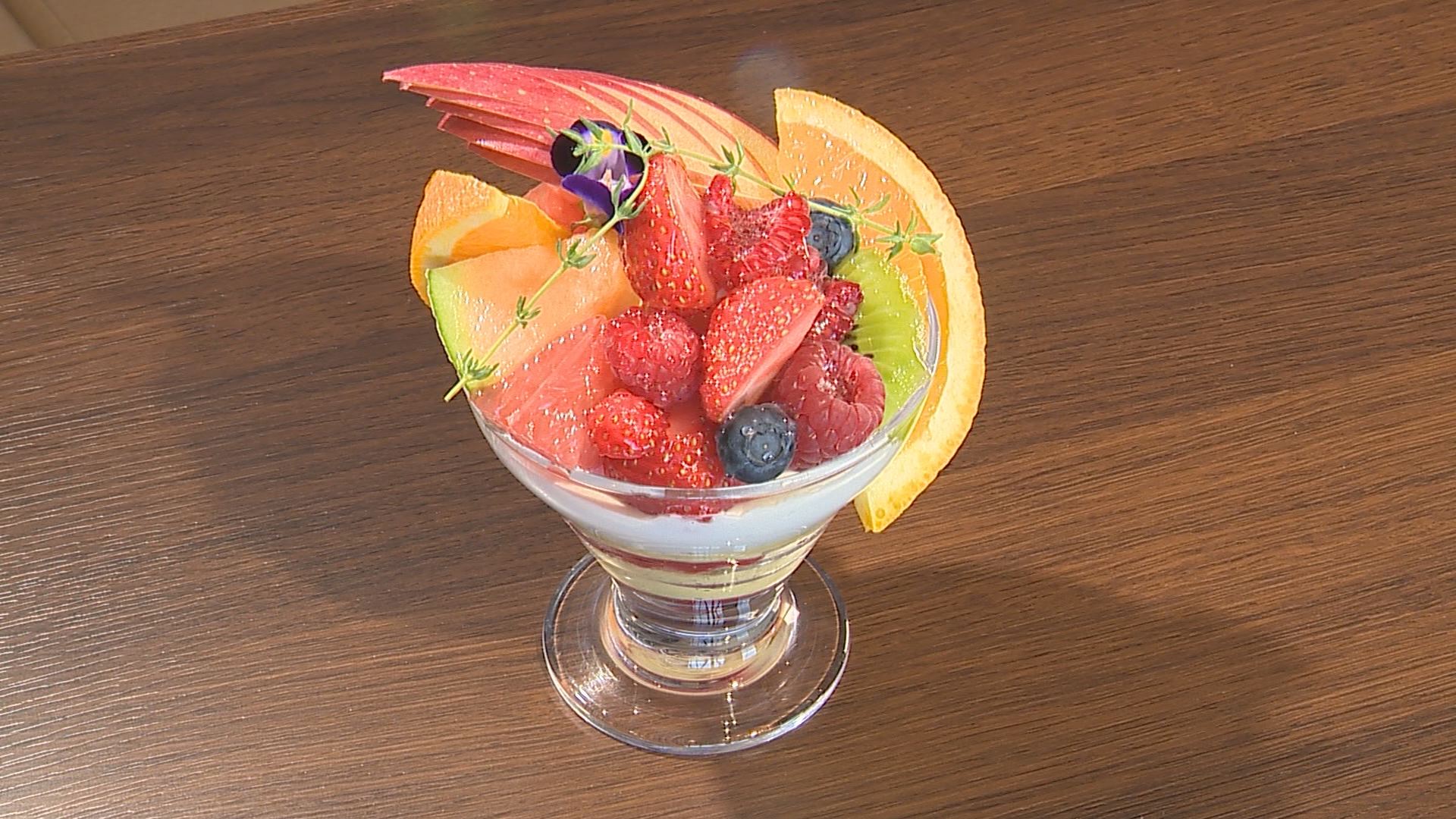 赤観　フルーツパフェ