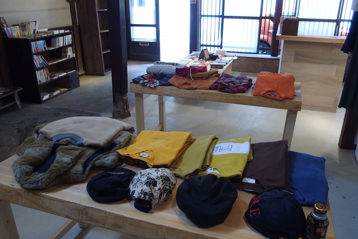 雁木町家にチャレンジショップ！あすまで古本・古着販売
