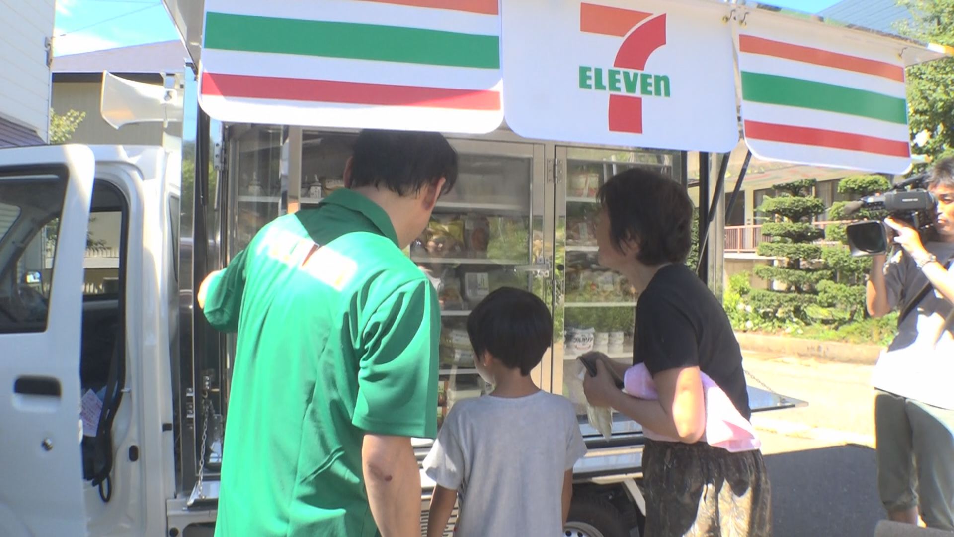 脱･買い物難民！新井南部地域 セブイレブンが移動販売開始
