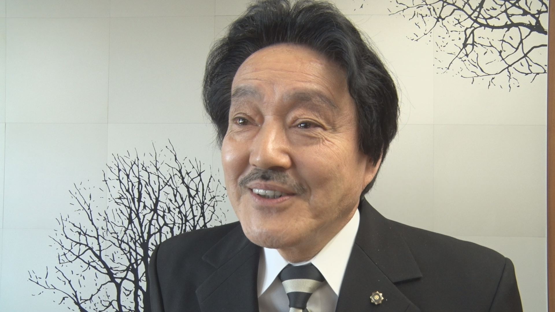 かつらを作り続け”現代の名工”受章 上越市出身上野和彦さん