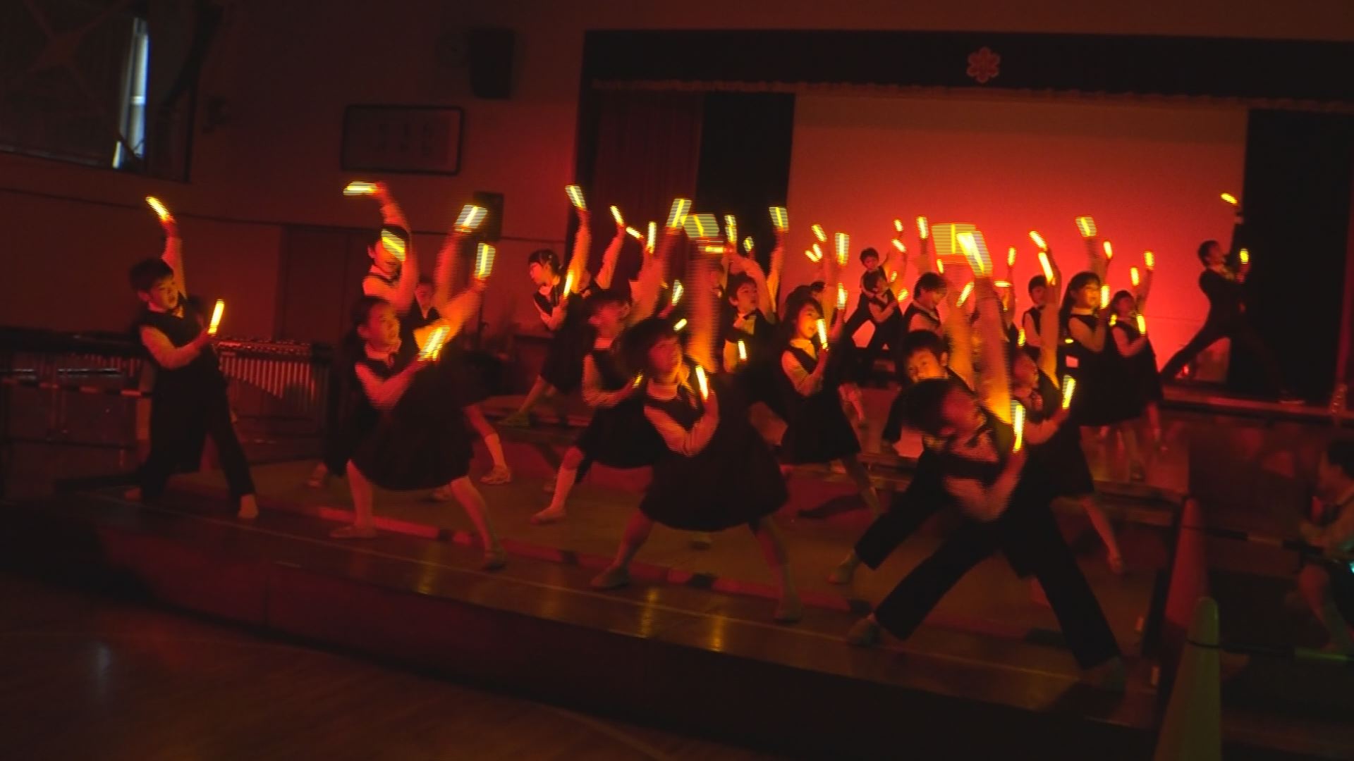 モチーフはオタ芸⁈上教大附属小で音楽集会