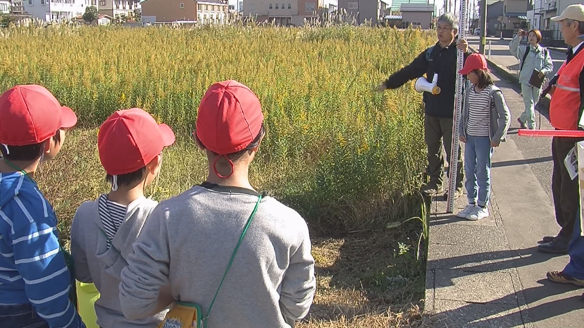 現場で感じる水害の教訓！ 春日新田小児童が学習