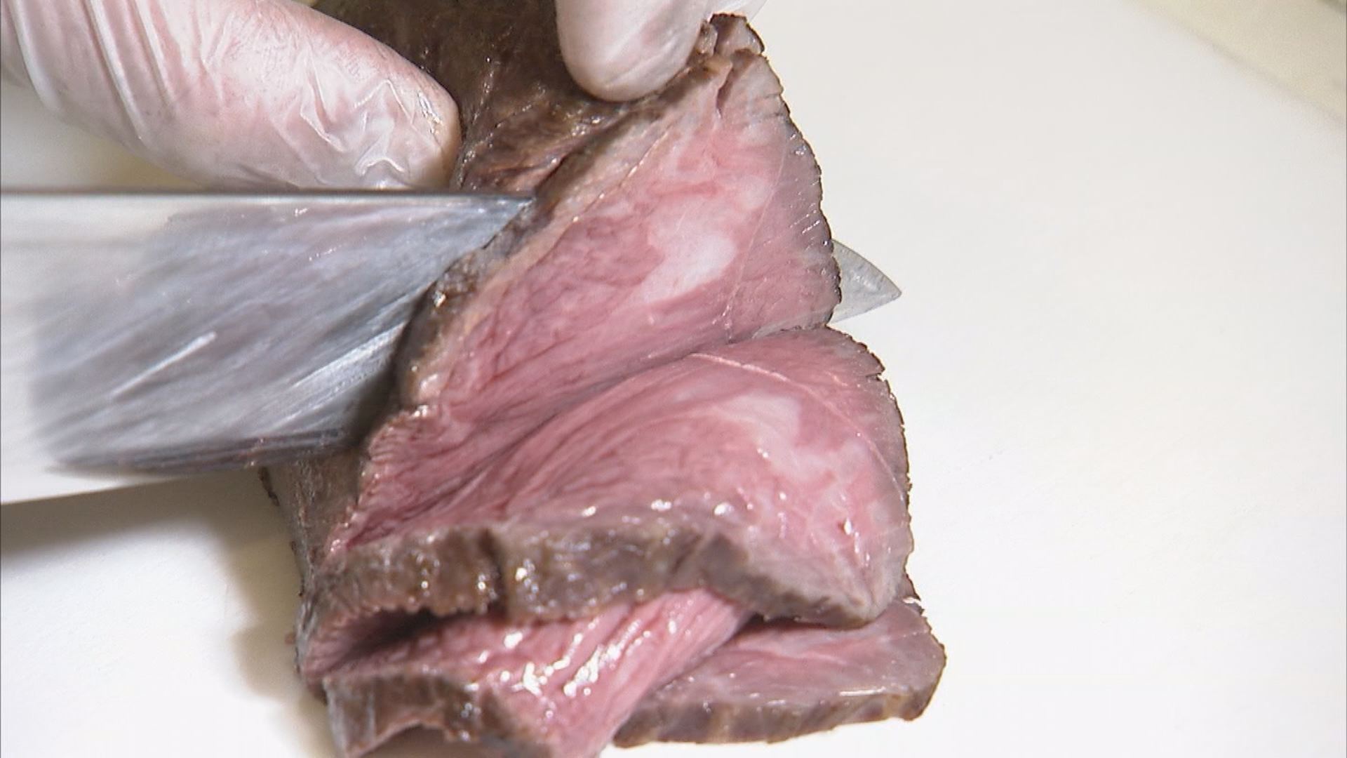 ぶあいそう　肉カット