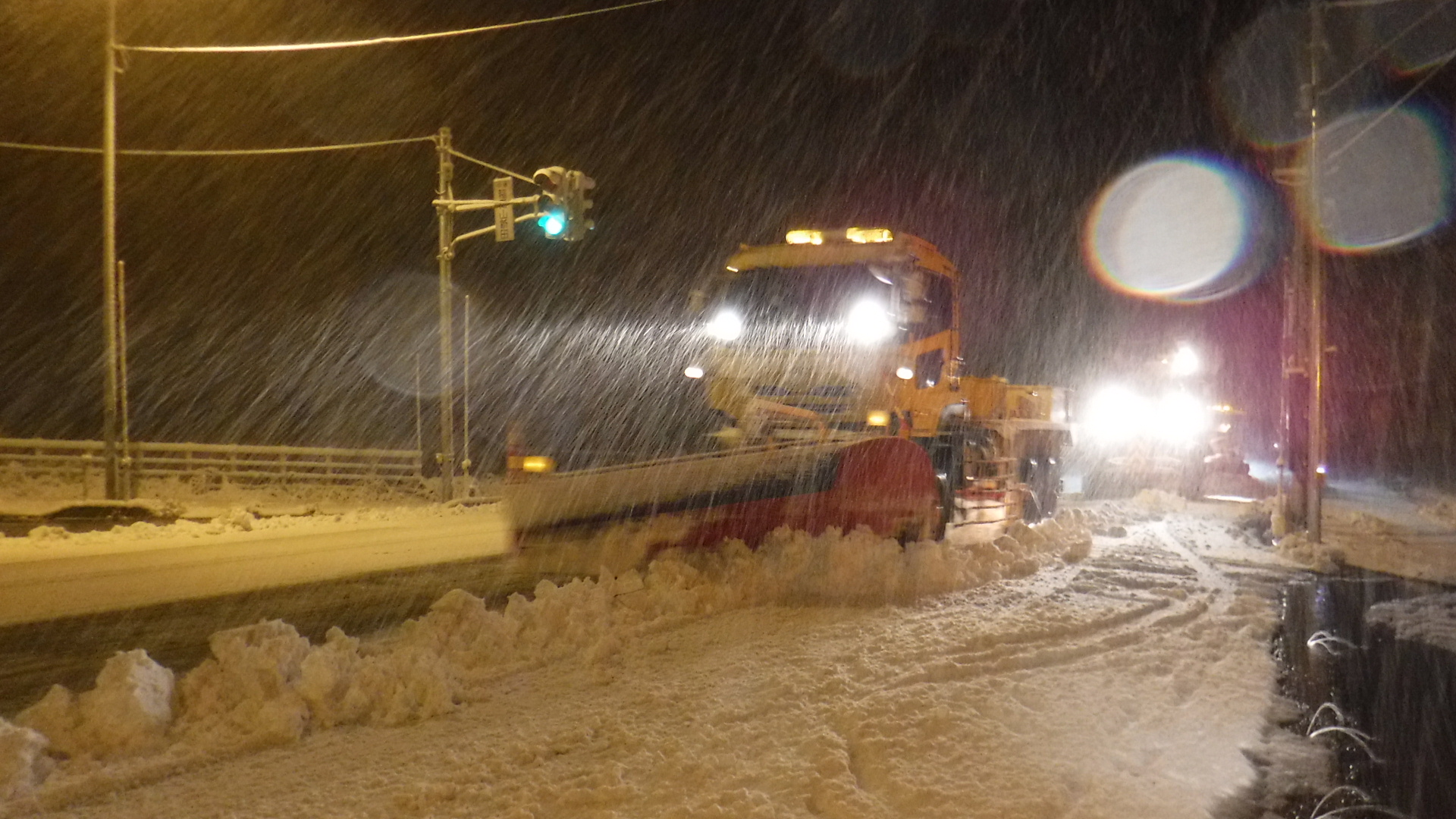 国道18号で除雪車初出動　昨年より20日遅い