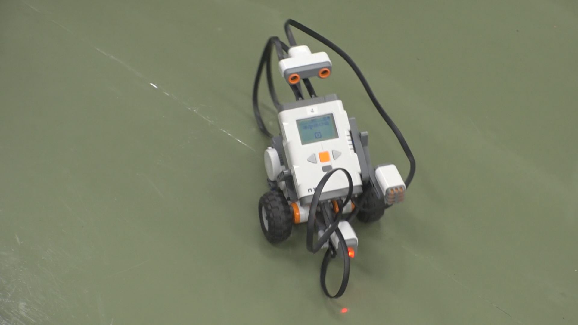 やった！動いた！上越科学館ロボット教室