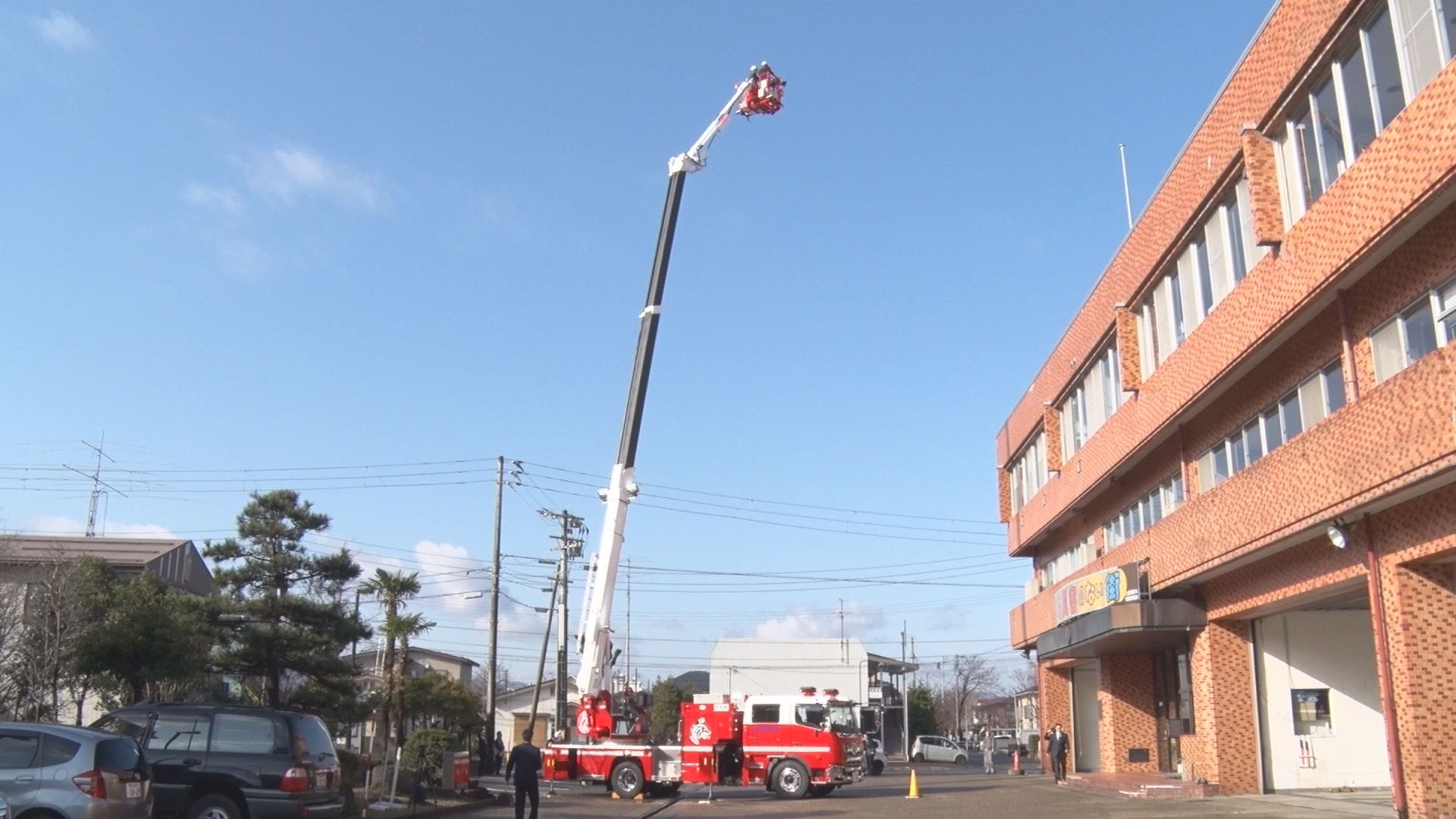 温泉地の守護神！25ｍはしご付き消防ポンプ車導入