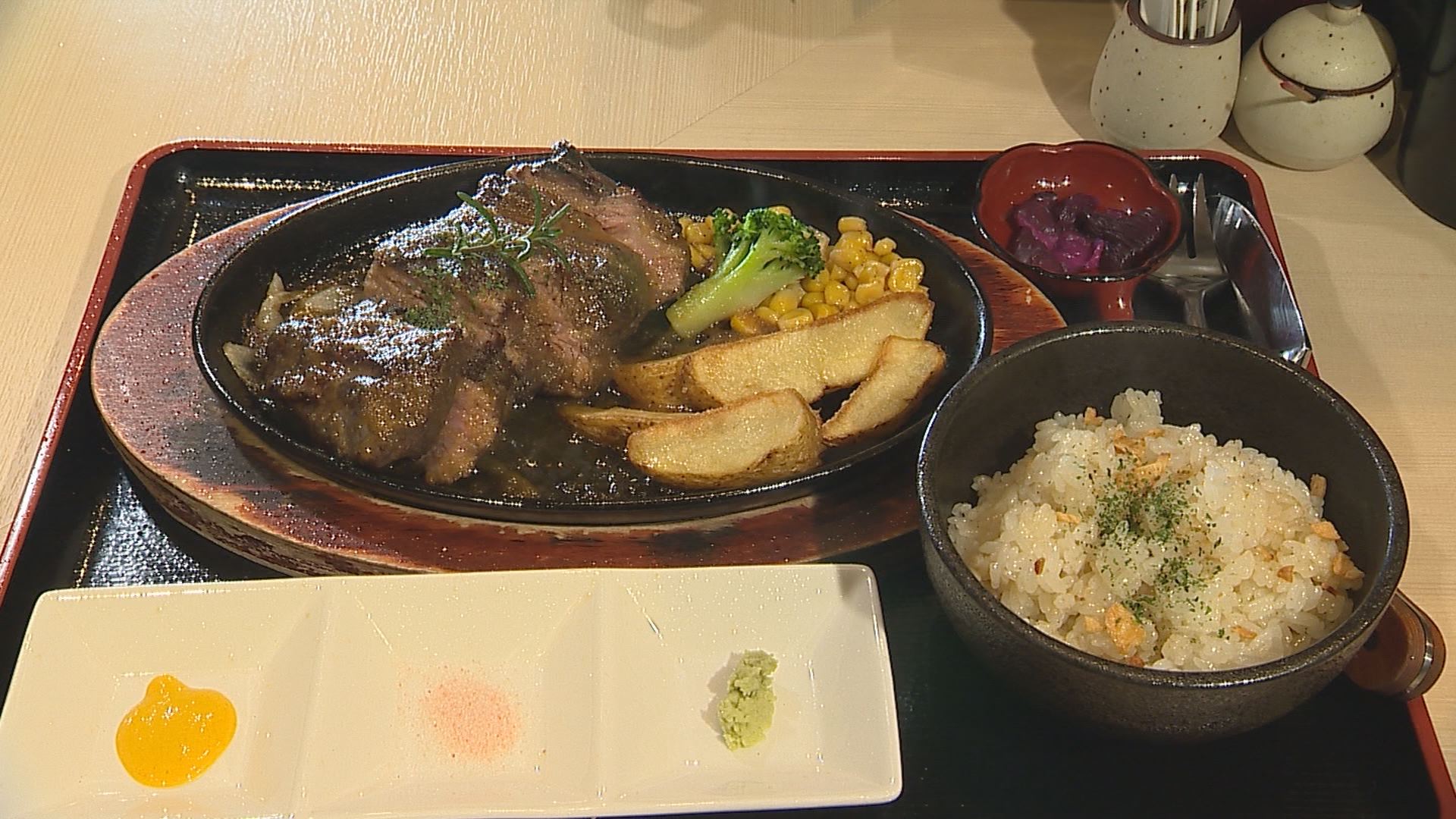 そばかつ　ステーキ