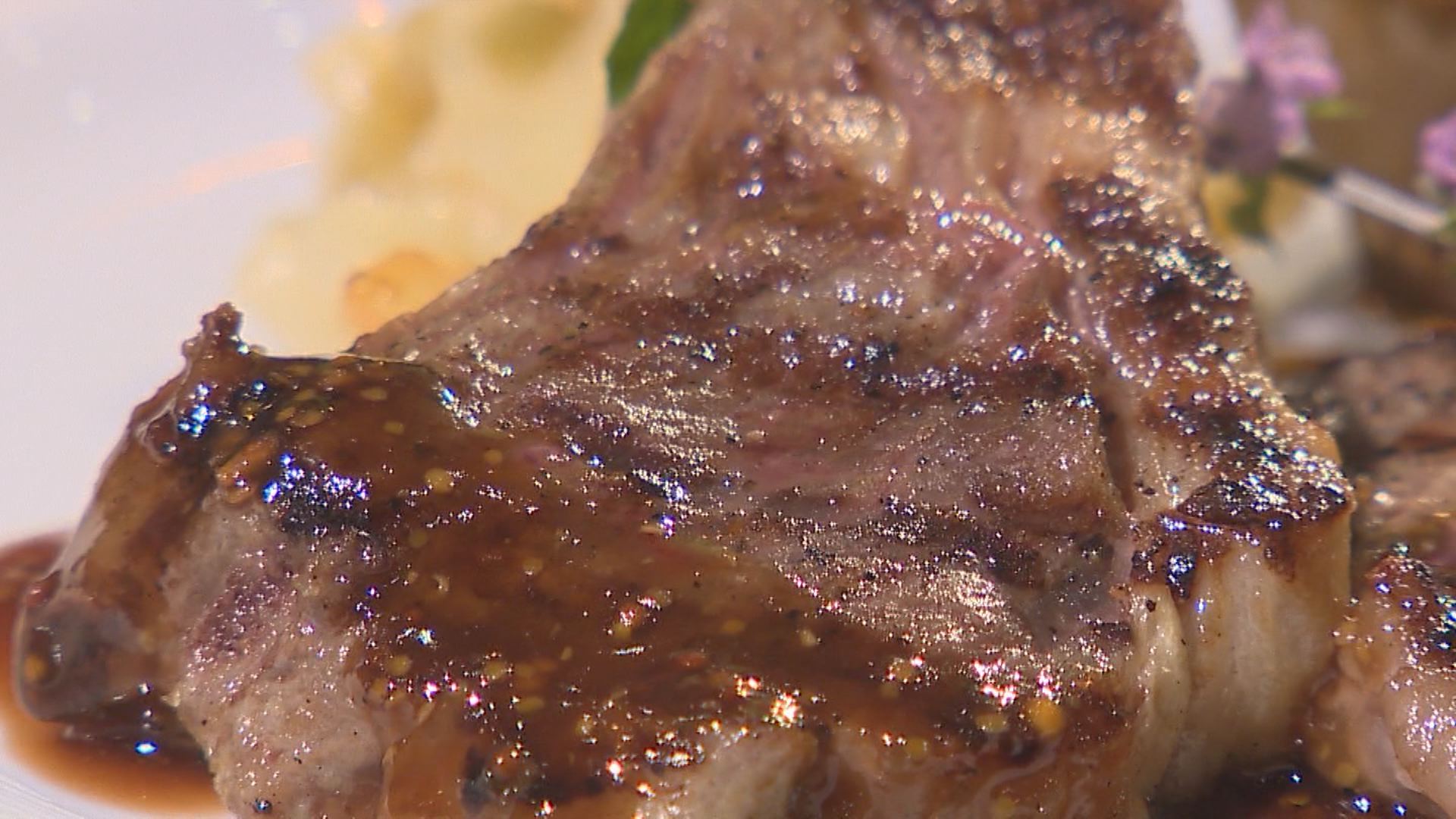 特集！今年の食べ納めは肉 ④「グリルダイニング燈」