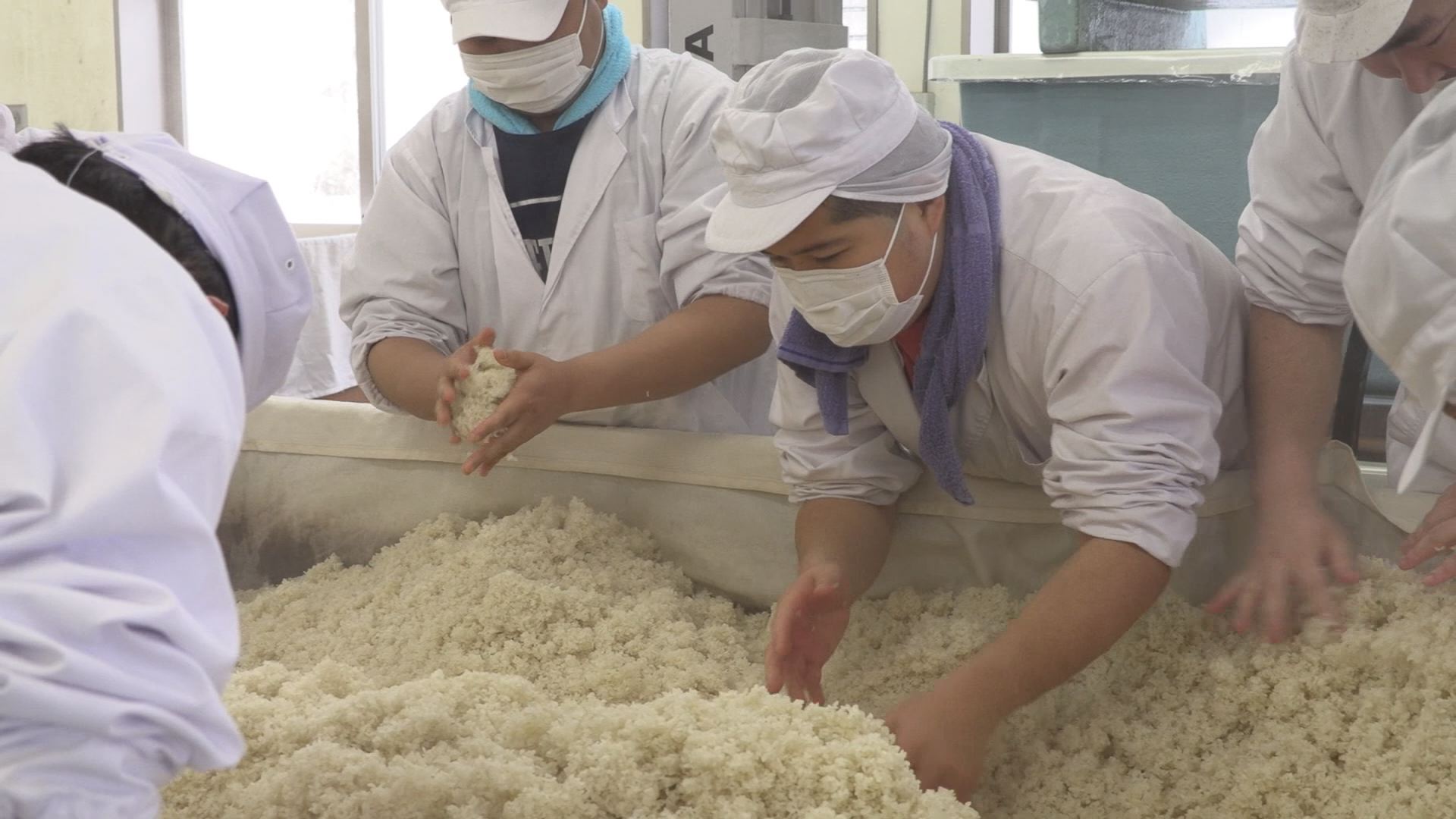 真心もかくし味！かなやの里ワークスで味噌仕込