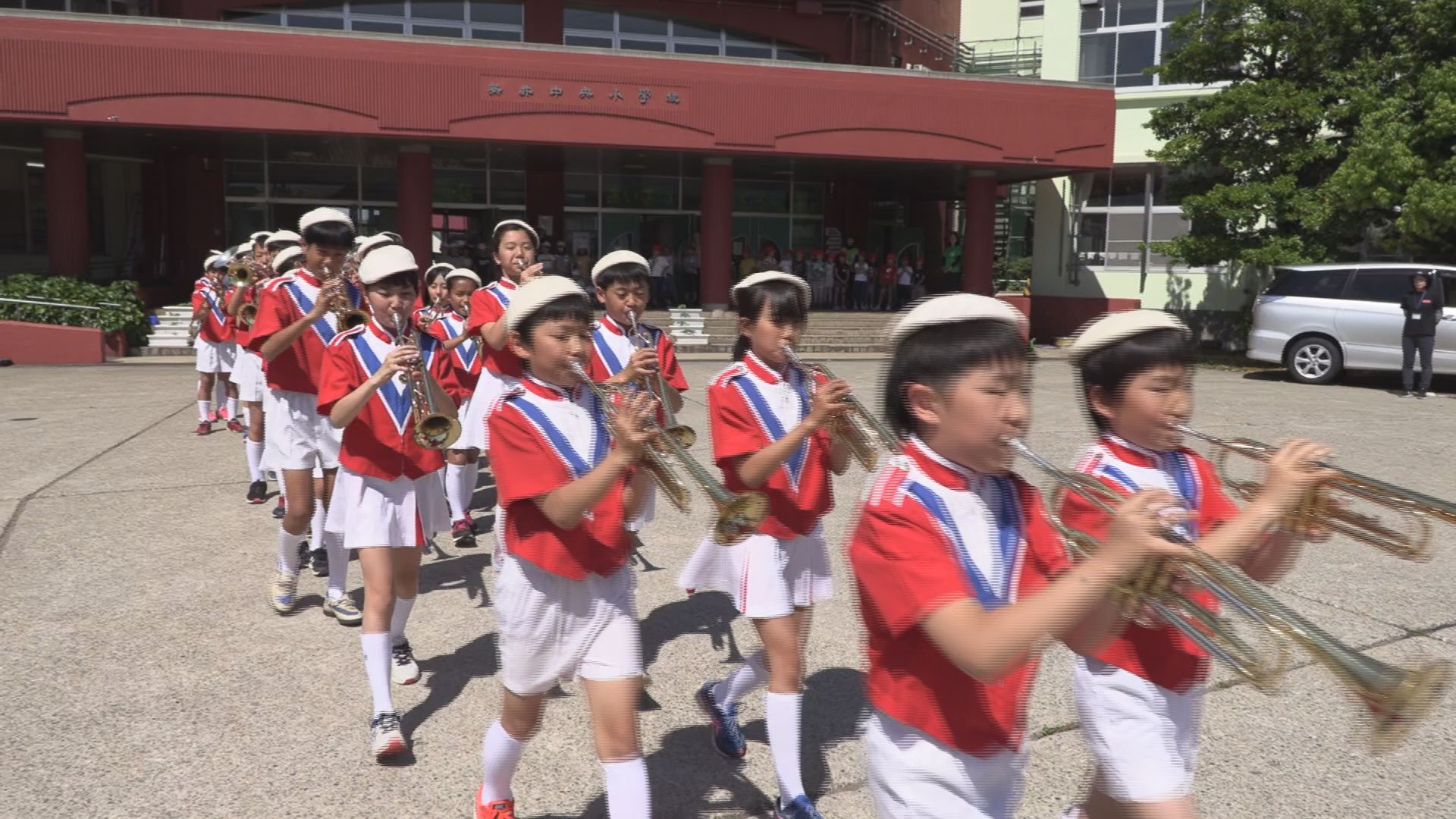 パレードで運動会をPR♪新井中央小