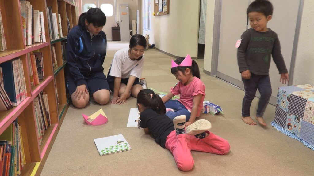 190617_附属中生徒園児とふれあい体験4