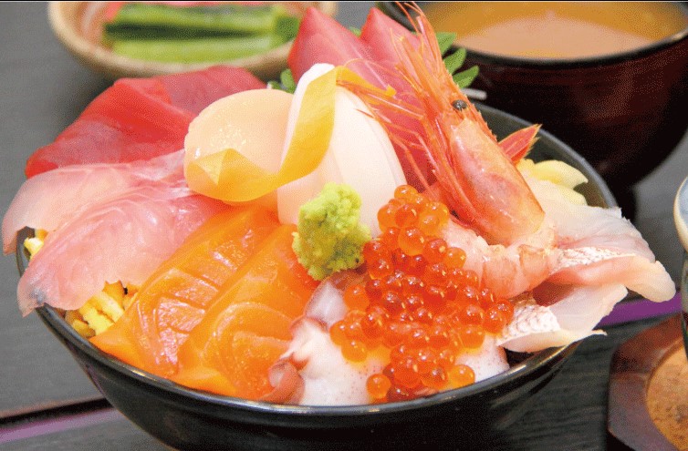 まるで宝石箱！海鮮丼が大人気「お食事処 多七」