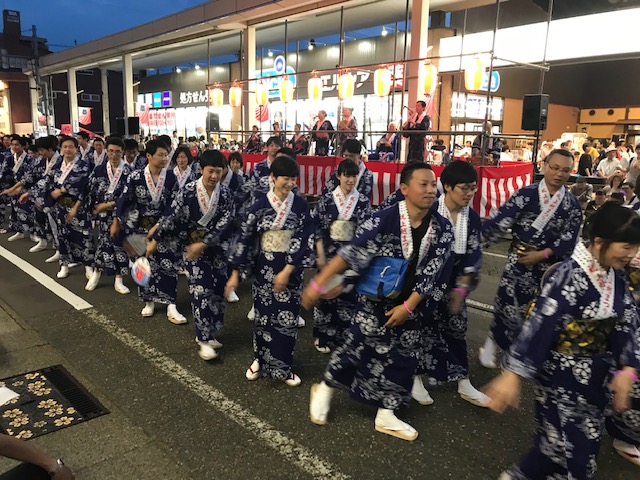 上越まつり「大民踊流し」42団体2,200人以上が参加