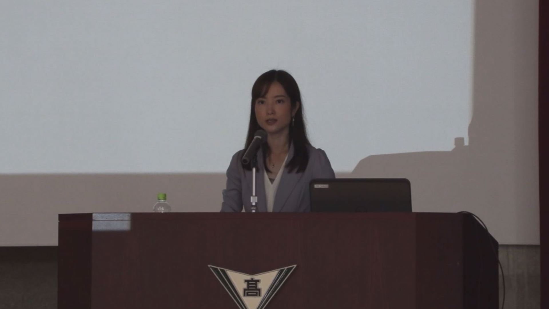 フリーアナウンサー天明麻衣子さん 上越高校で講演 時短勉強術紹介！