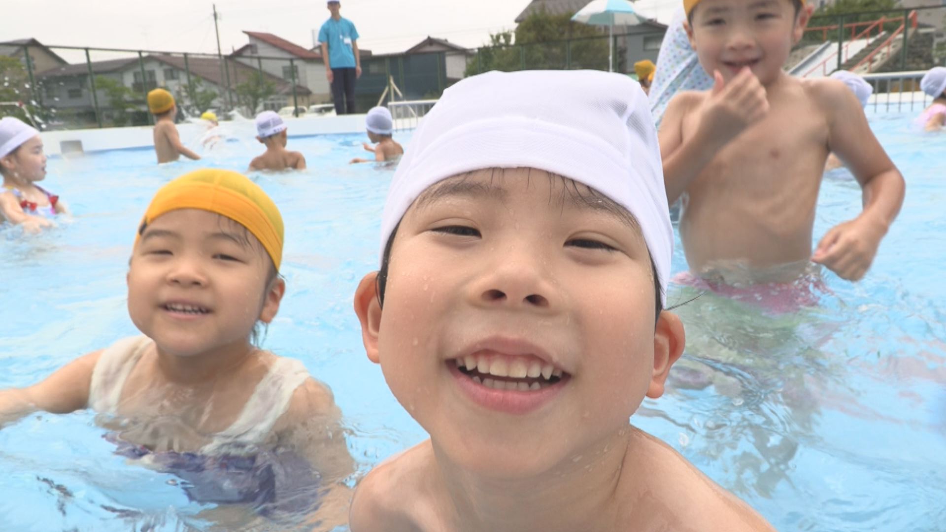 子どもたちの歓声響く 上越市こどもプール開放