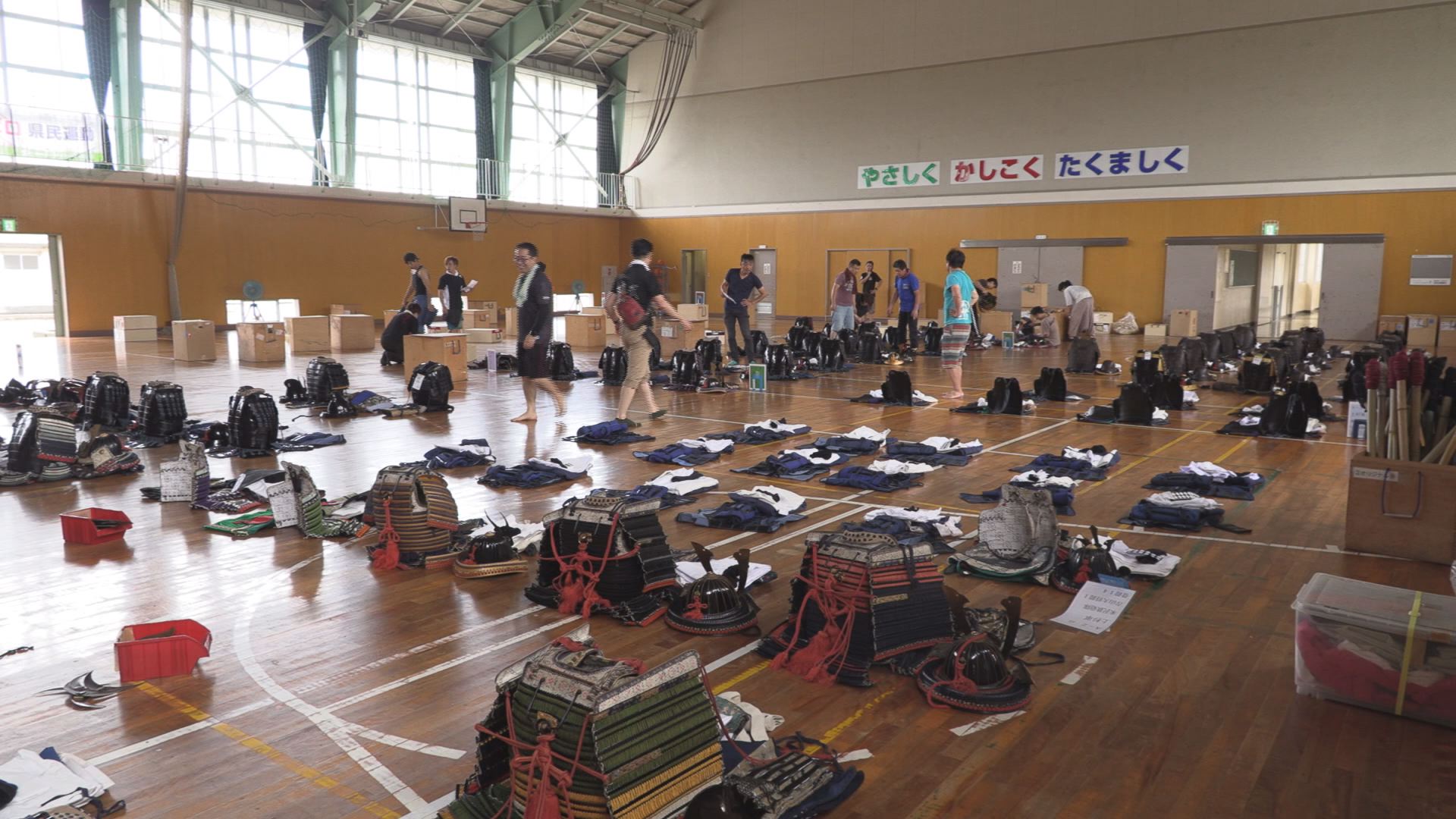 300着ずらり！謙信公祭 甲冑準備完了