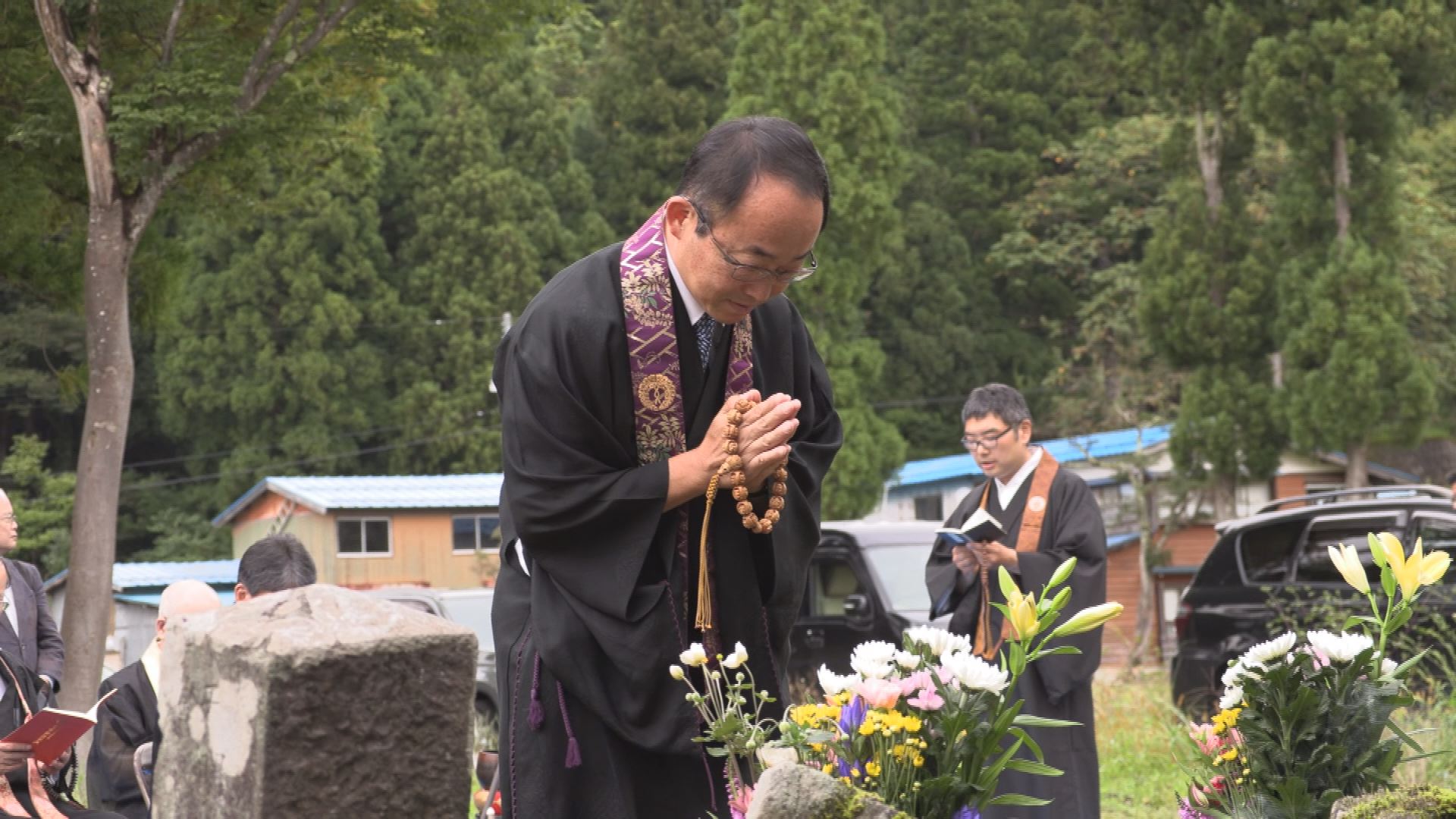 恵信尼公750回忌 清里区で墓前法要営まれる