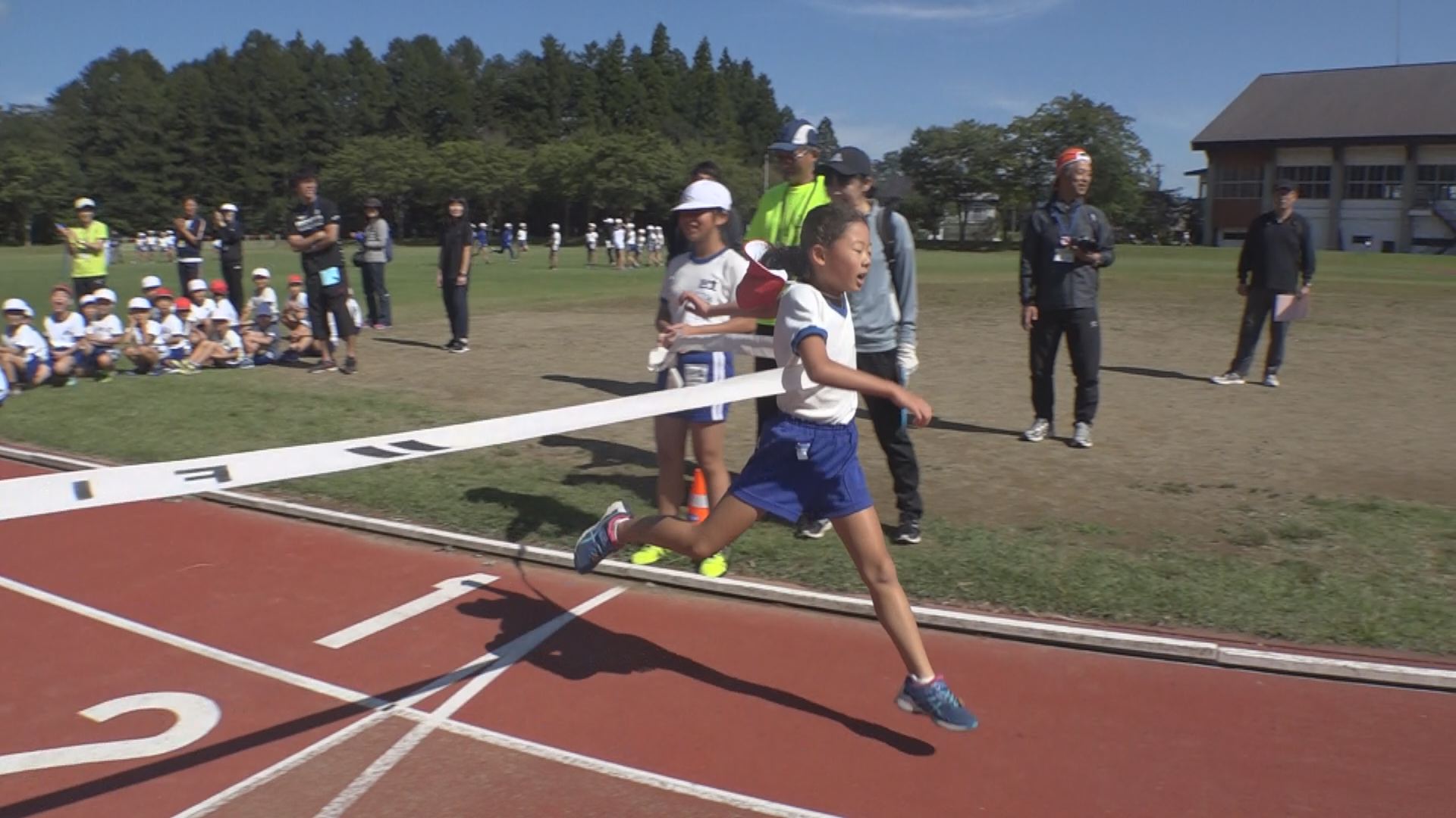 妙高高原北＆南小 合同マラソン大会  秋空の下で快走！