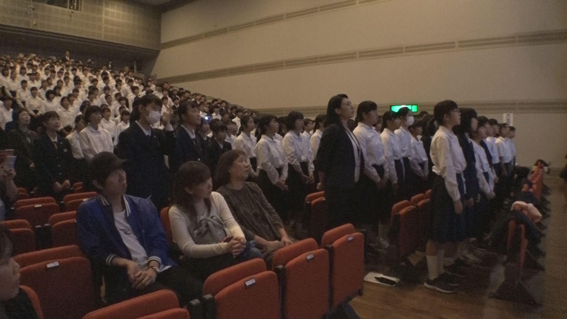 上越市立頸城中創立40周年  合唱曲”七色模様”披露♪