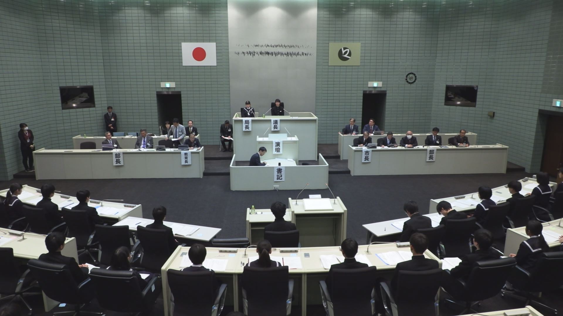 地元に興味がわきました！吉川中3年生が模擬議会に挑戦