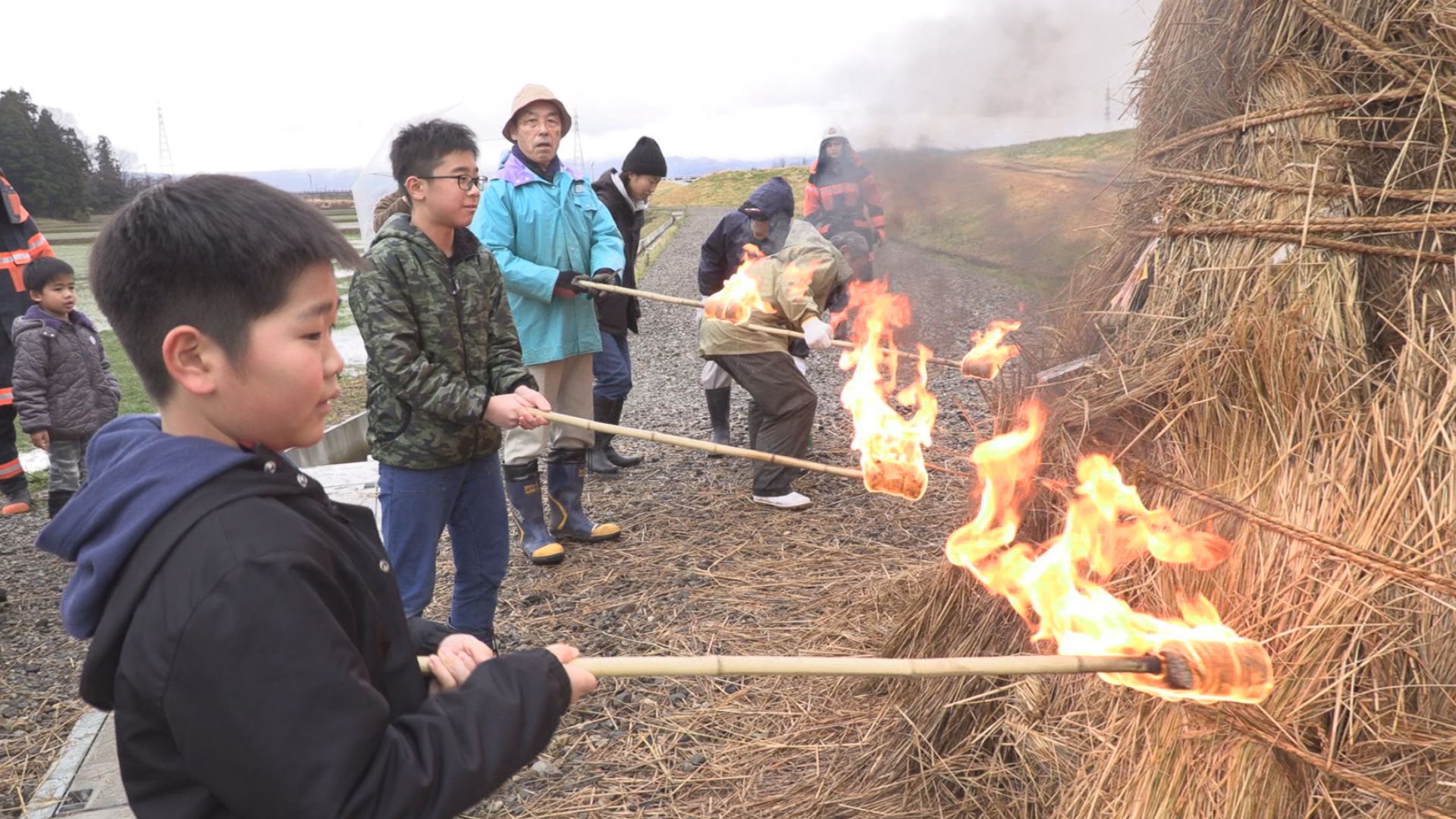 各地でさいの神 1年の健康願い
